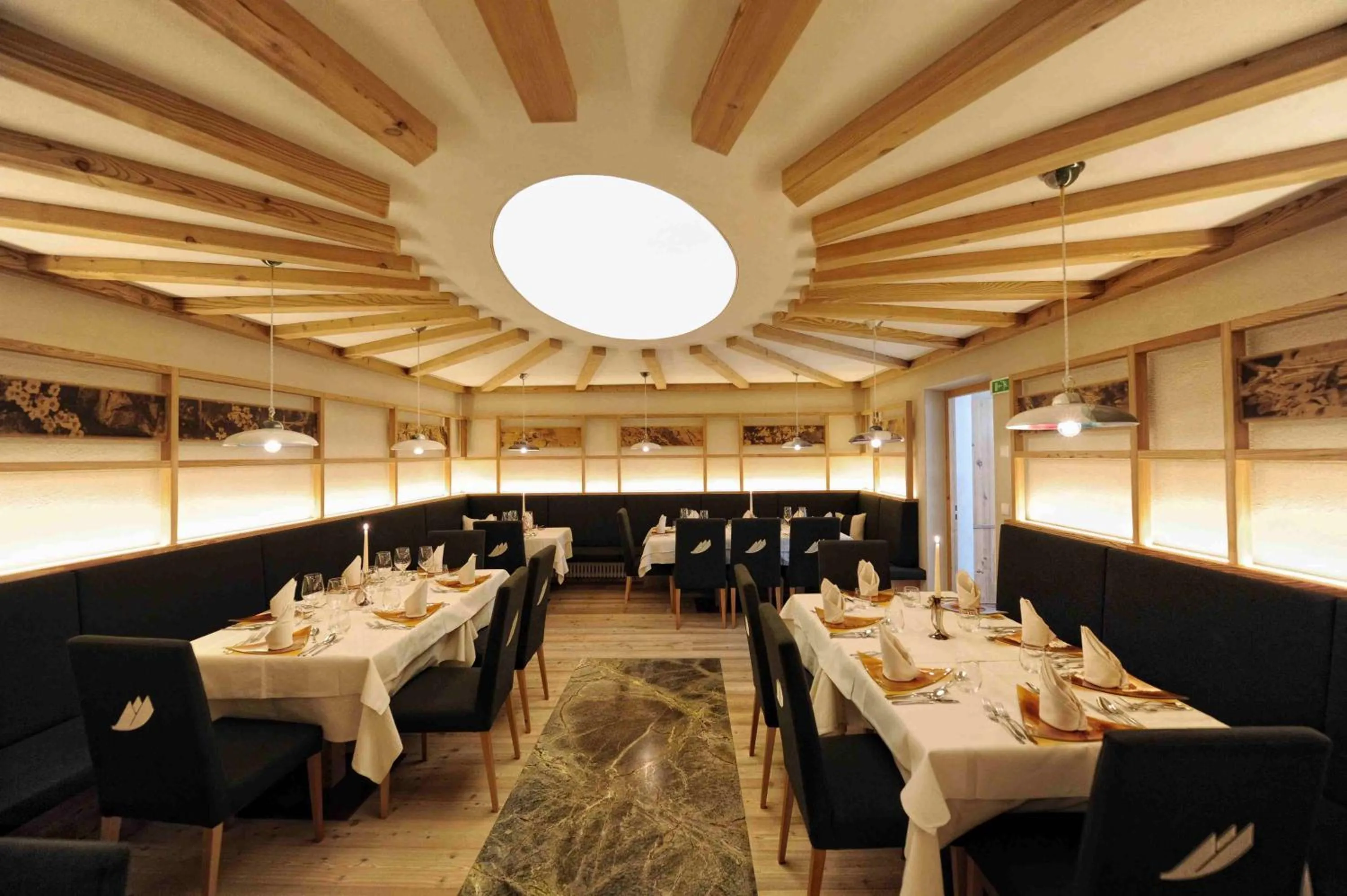 Restaurant/places to eat in Hotel Teresa