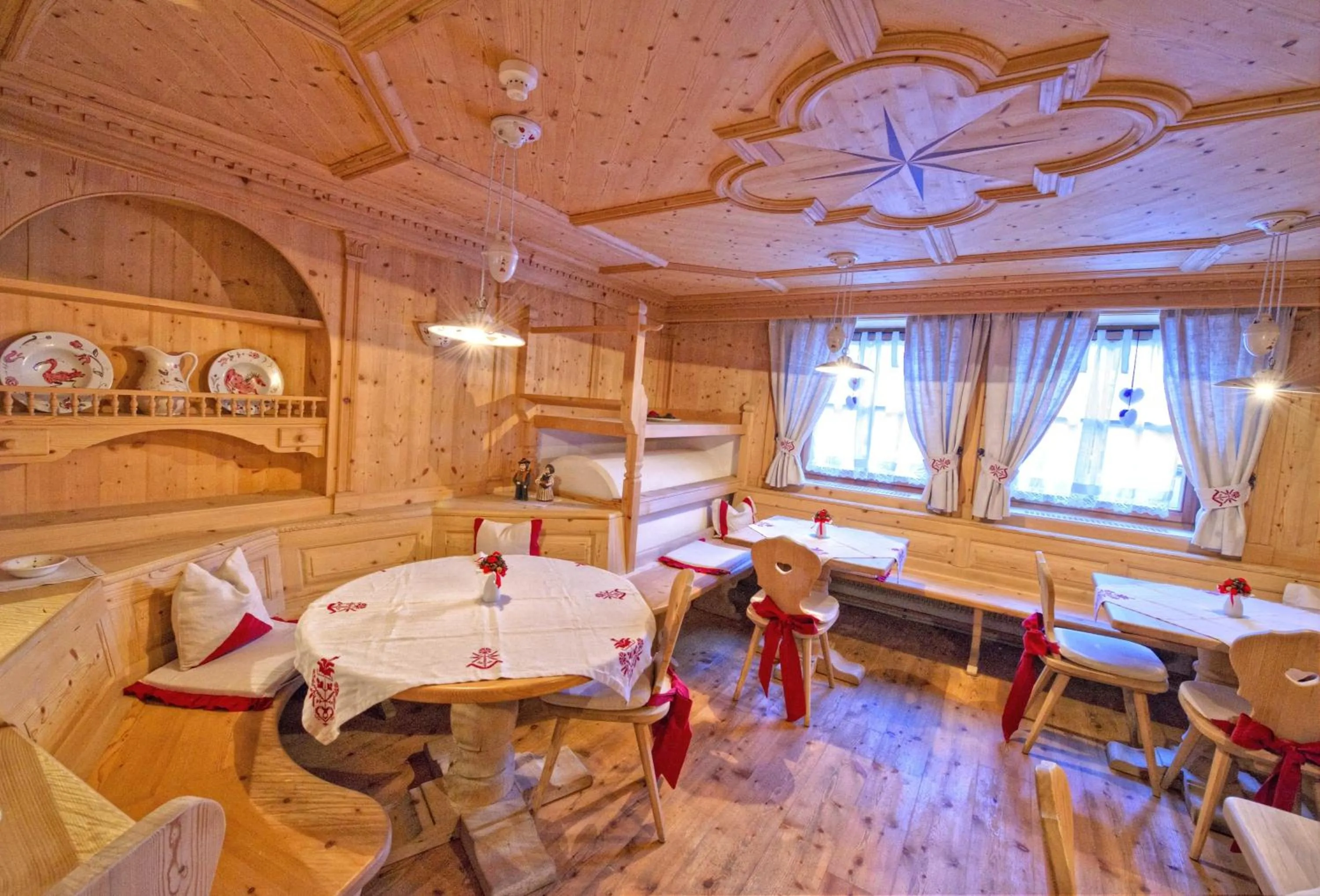 Restaurant/places to eat in Hotel Teresa