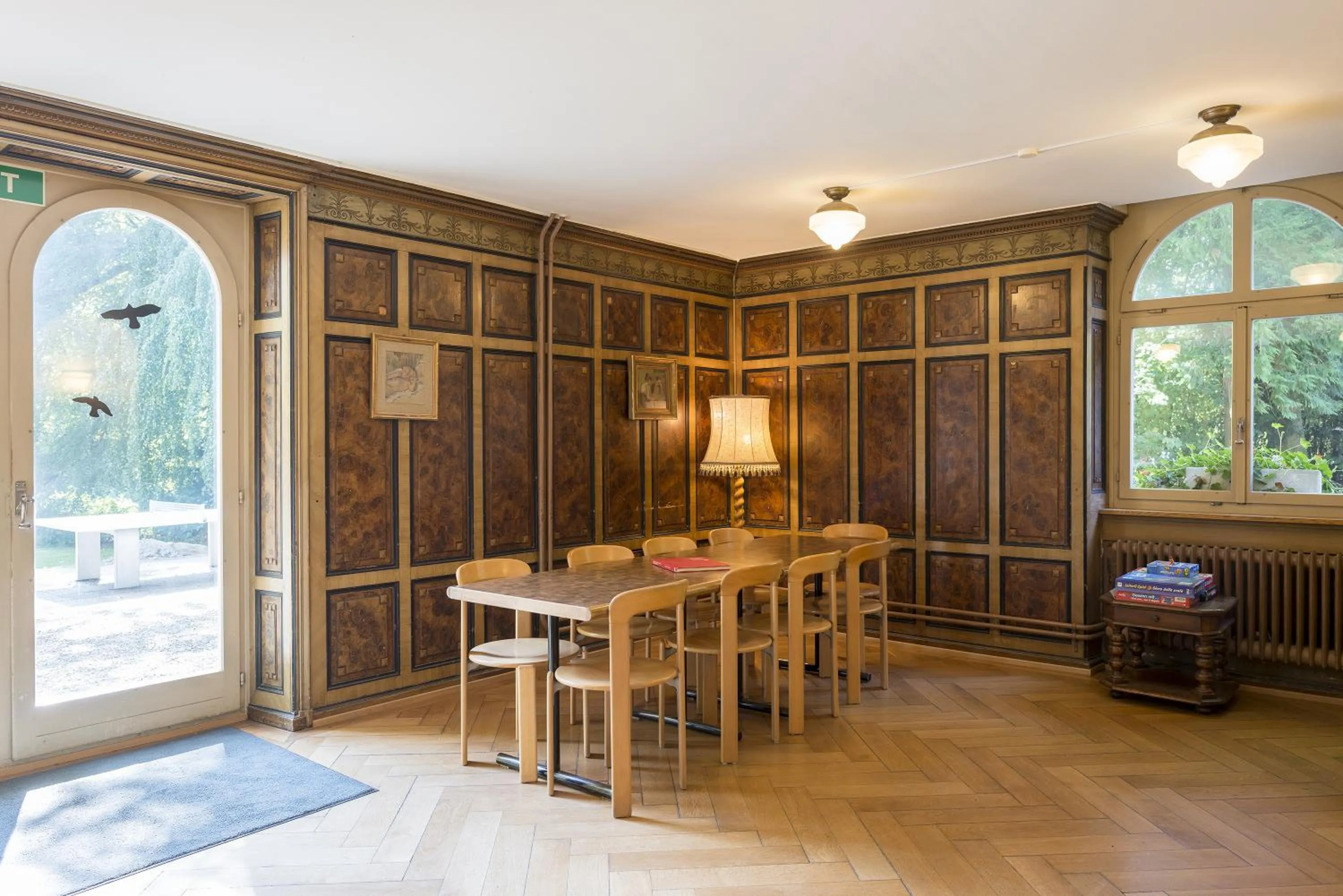 Communal lounge/ TV room in Schaffhausen Youth Hostel