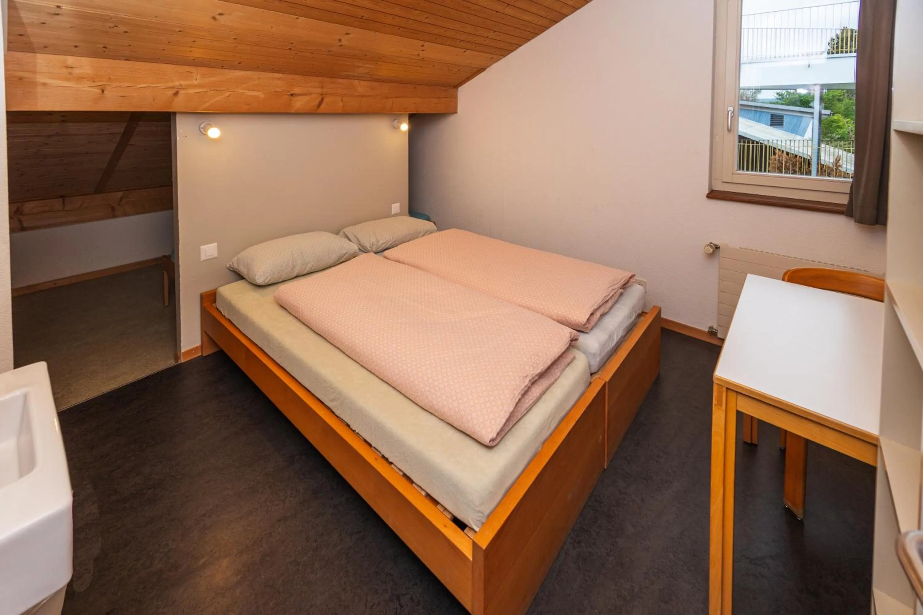 Bedroom, Bed in Stein am Rhein Youth Hostel