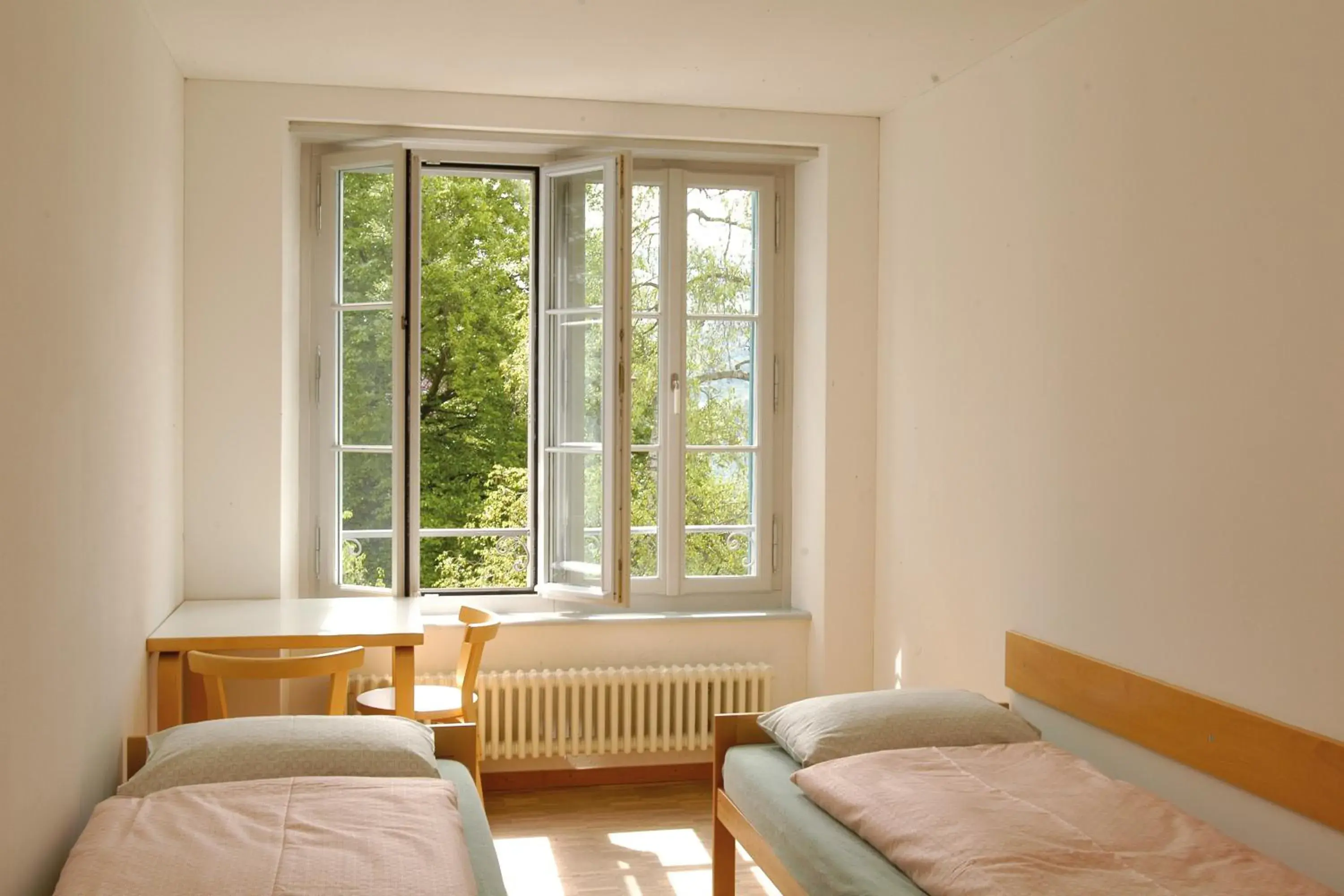 Twin Room with Shared Bathroom in Richterswil Youth Hostel Twin Room with Shared Bathroom in Richterswil Youth Hostel