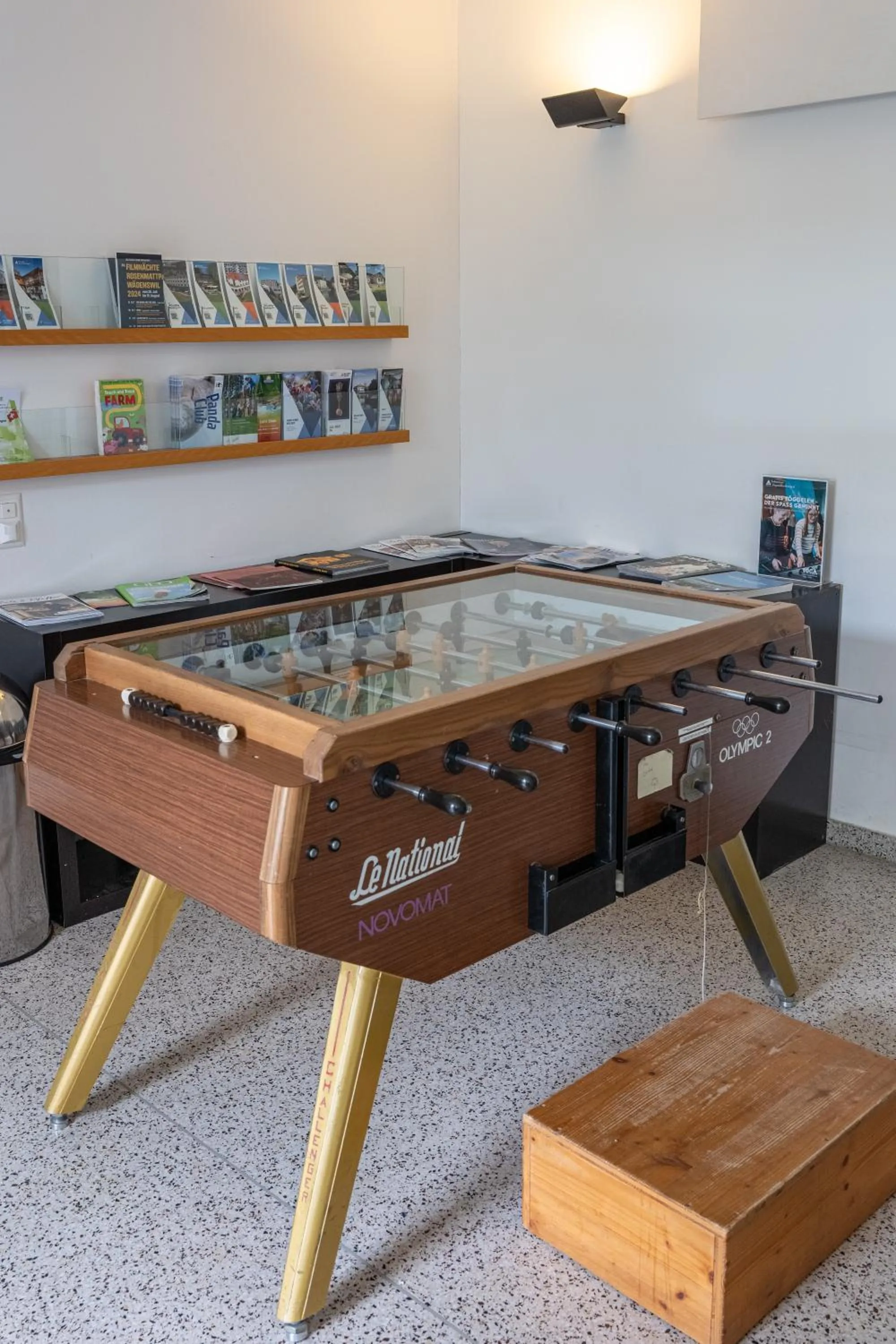 Communal lounge/ TV room in Richterswil Youth Hostel