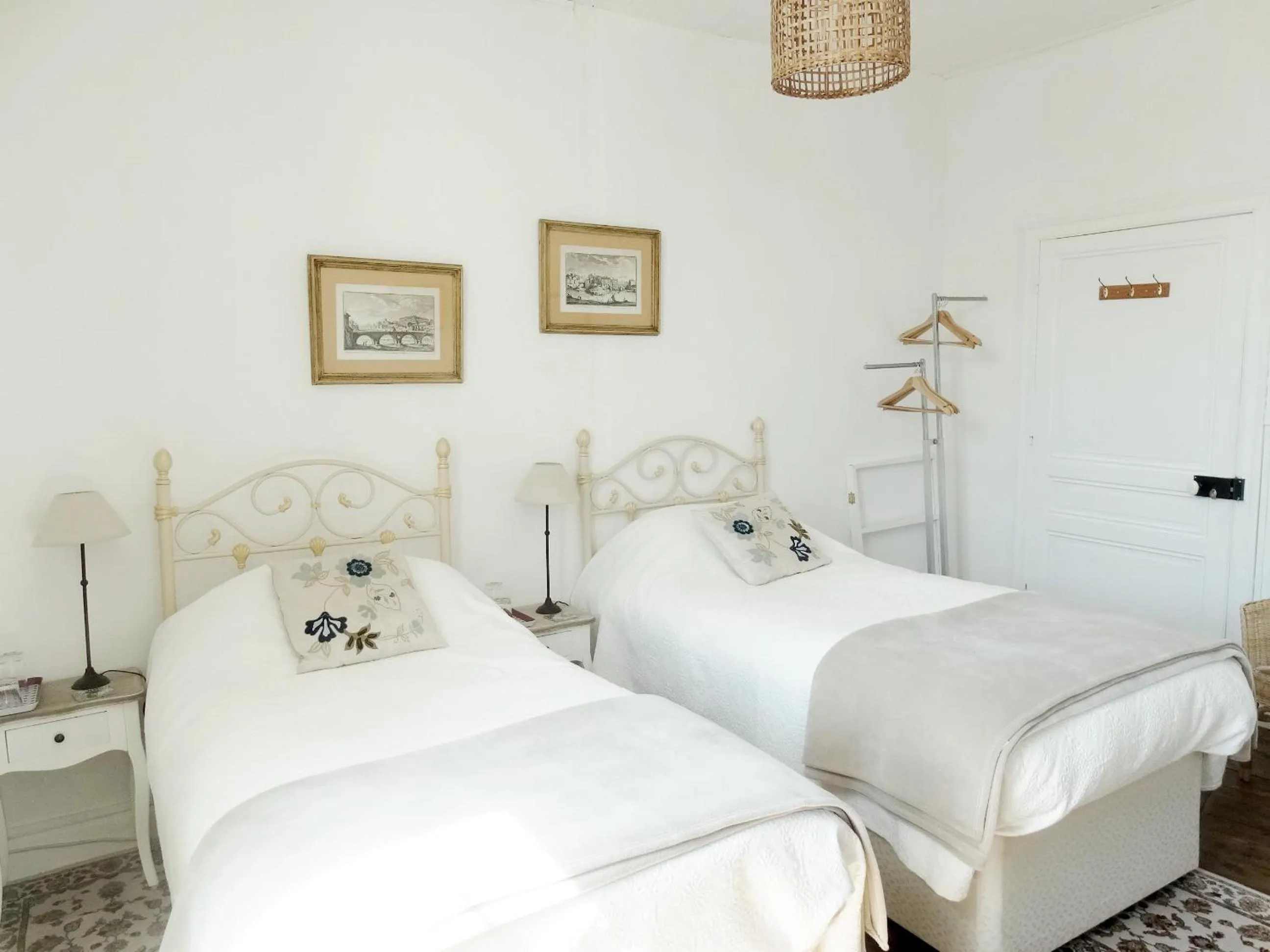 Bed in Maison de Fortitude Chambres d'hotes