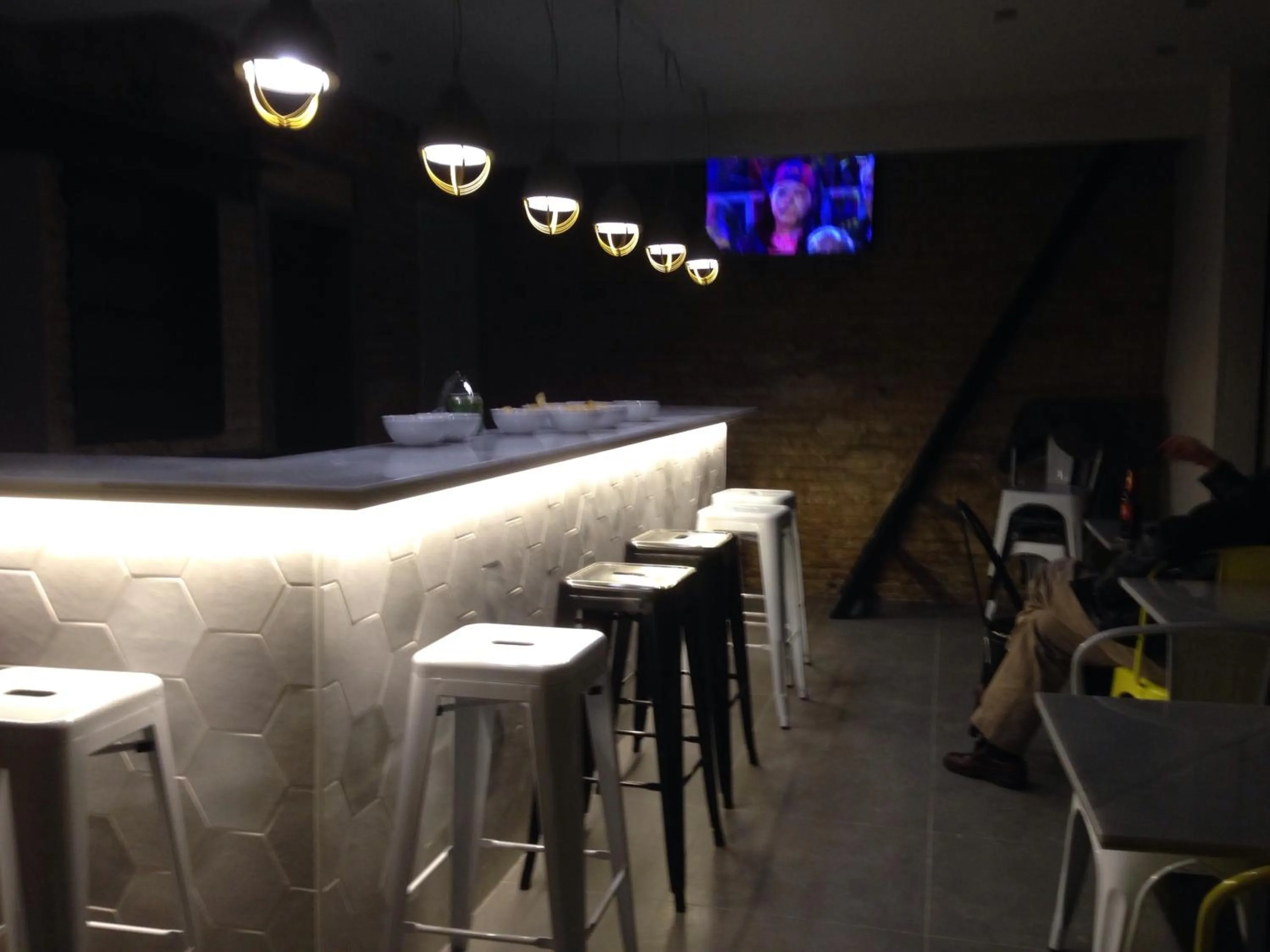 Lounge or bar in Alguera Apartments Napols