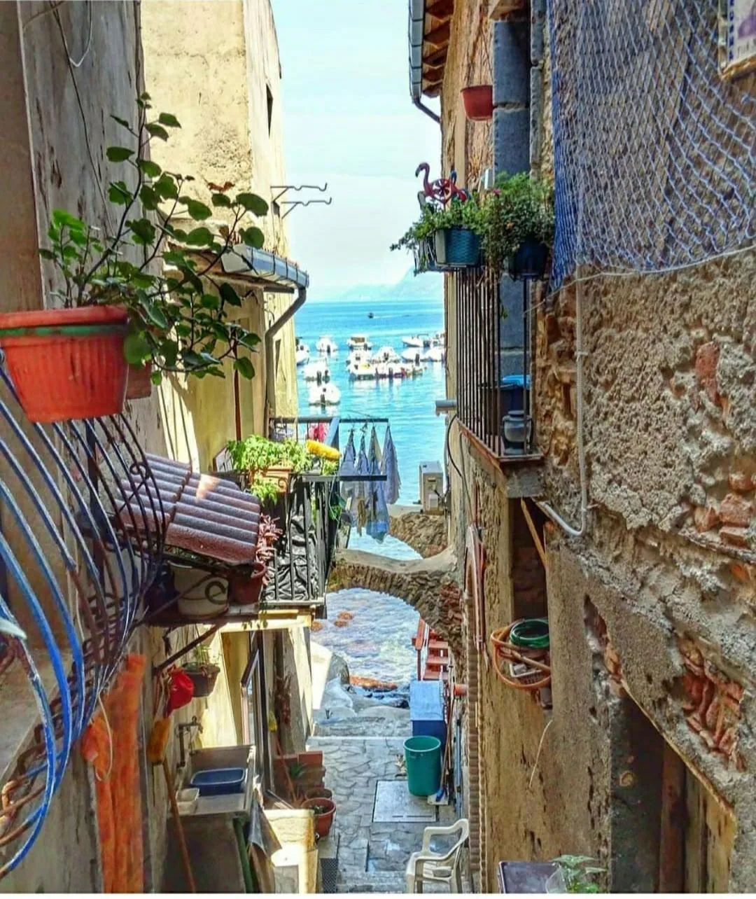 Property building in Romeo e Giulietta Scilla