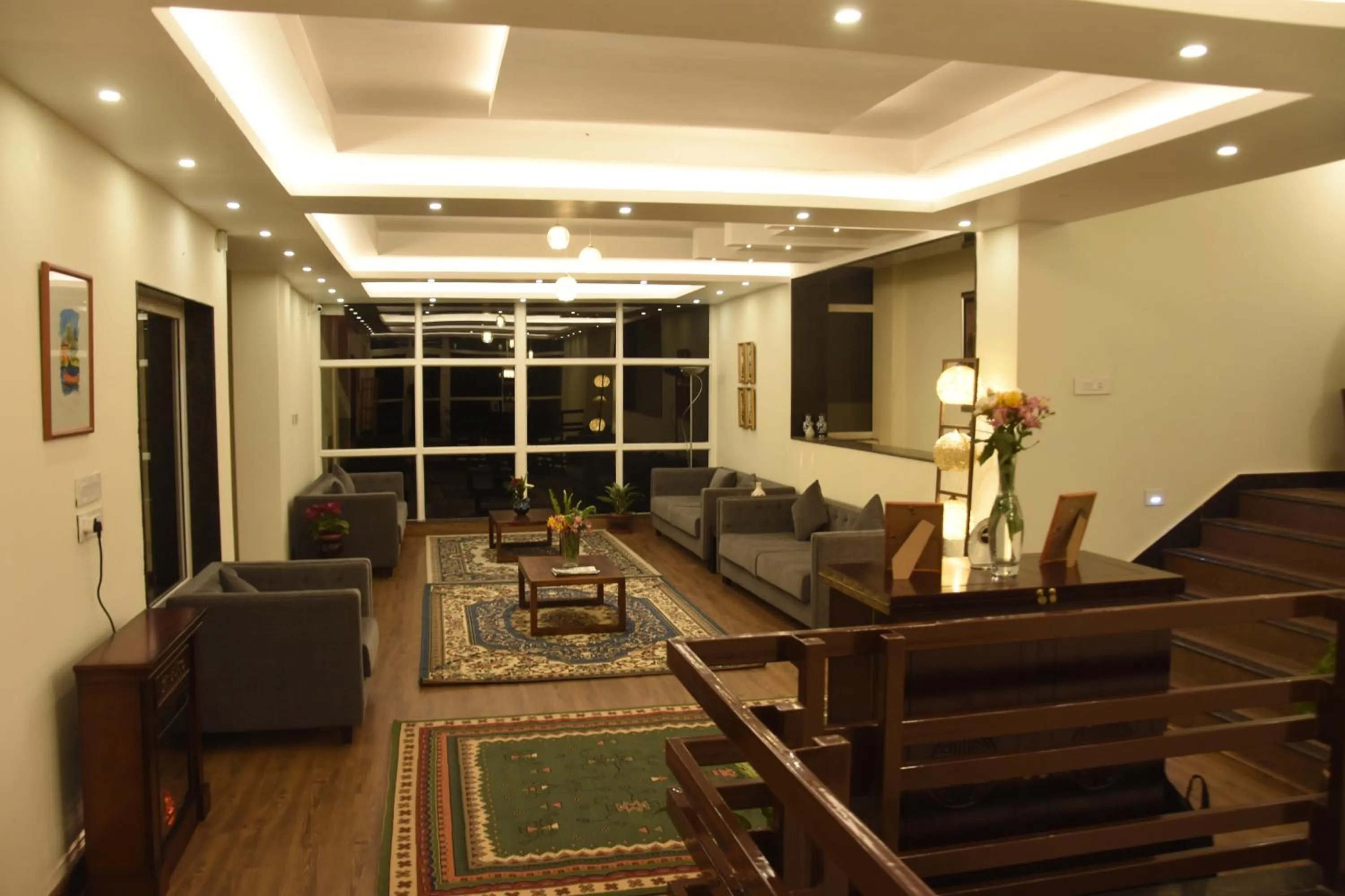 Communal lounge/ TV room in Nirvana Retreat