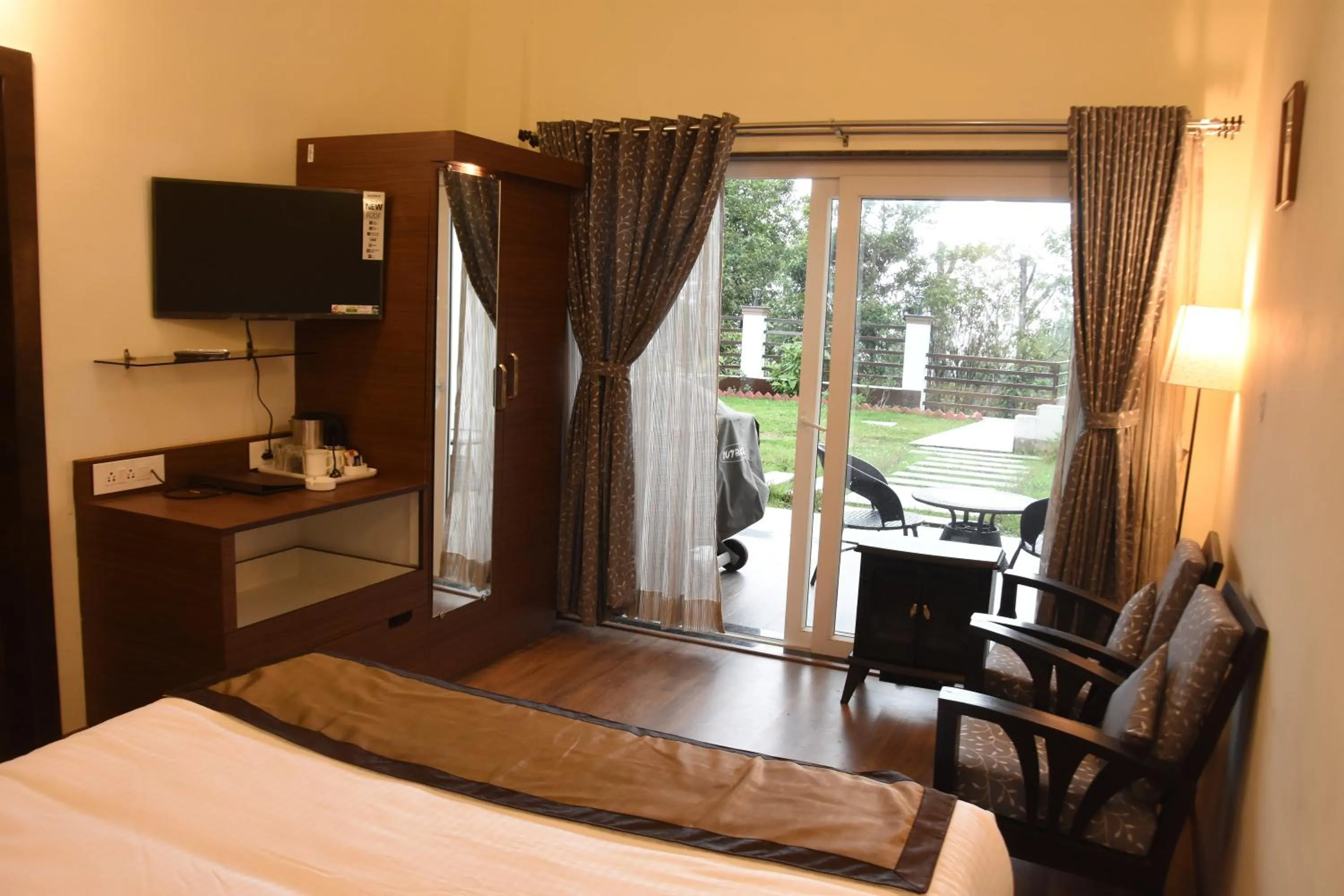 Photo of the whole room, Bed in Nirvana Retreat