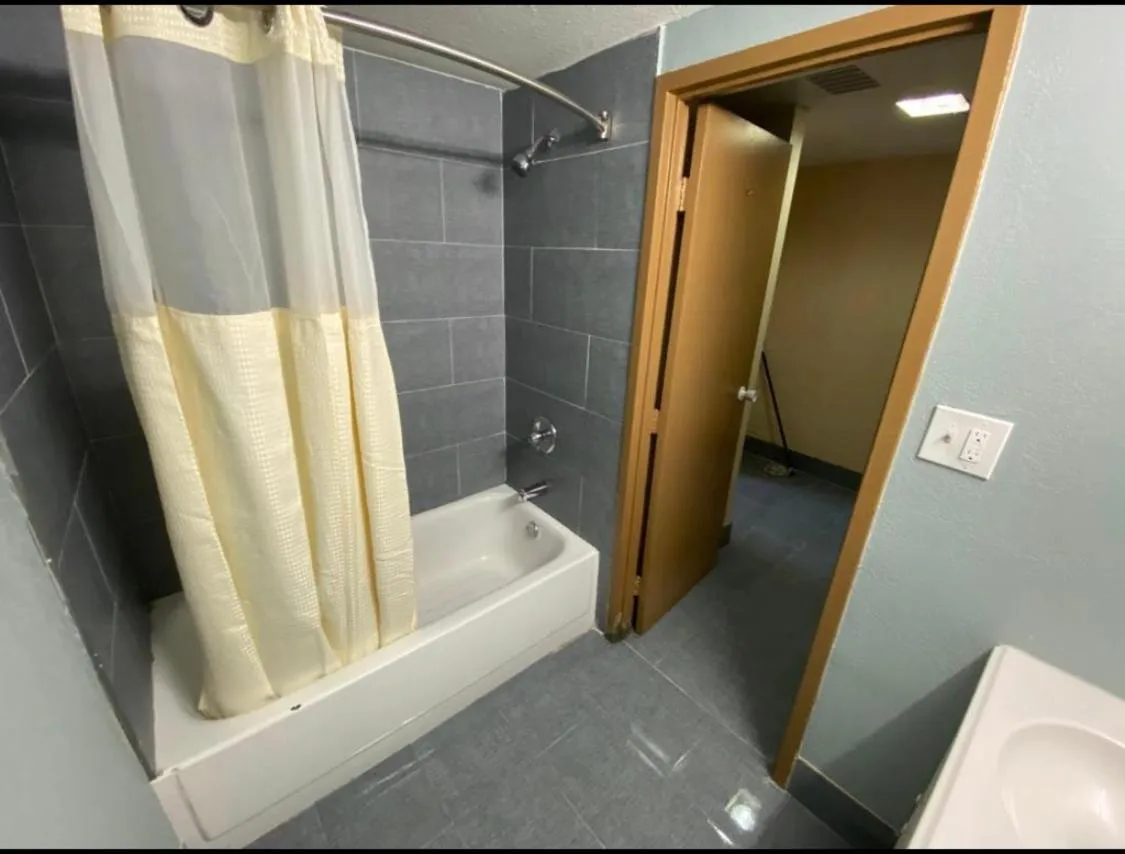 Economy Inn North Randall