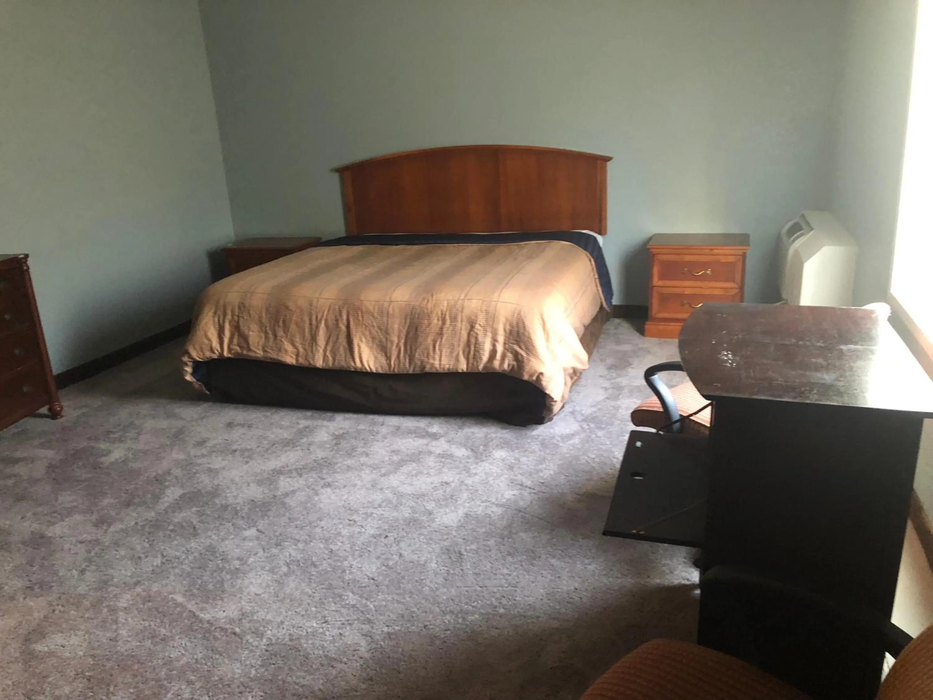 Economy Inn North Randall