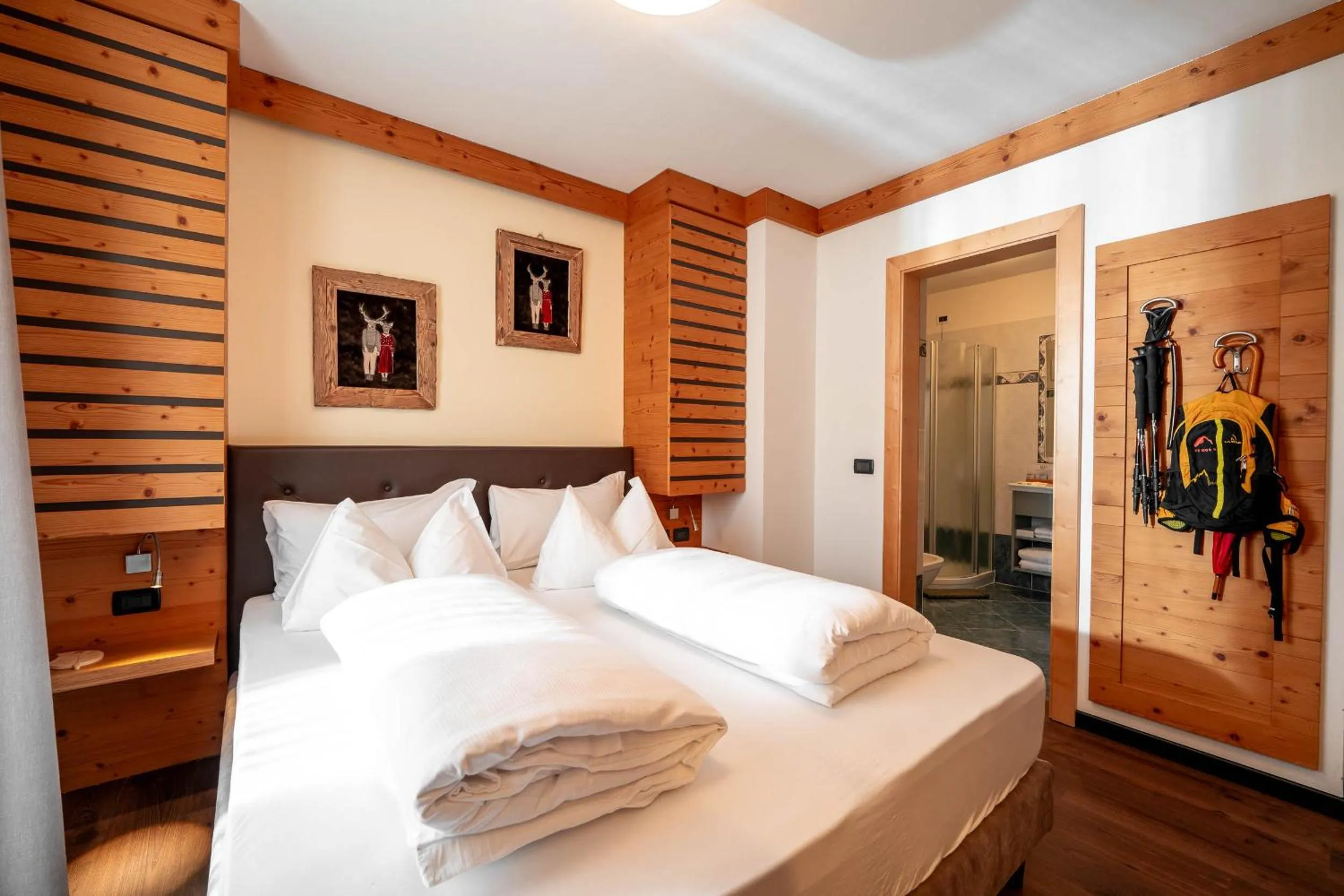 Bedroom, Bed in Hotel Chalet Sas Morin