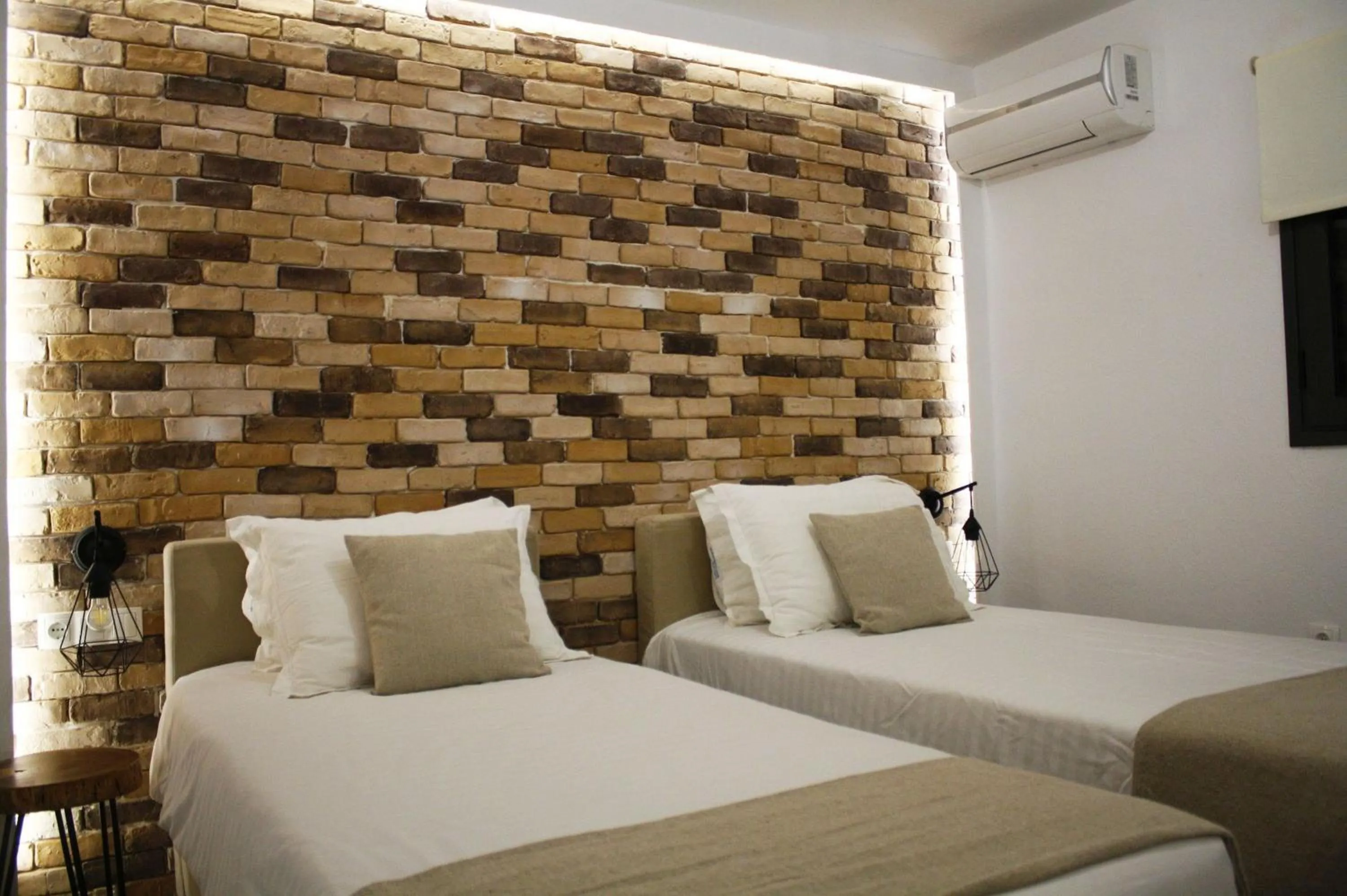 Salonikiou Beach Apartments & Villas