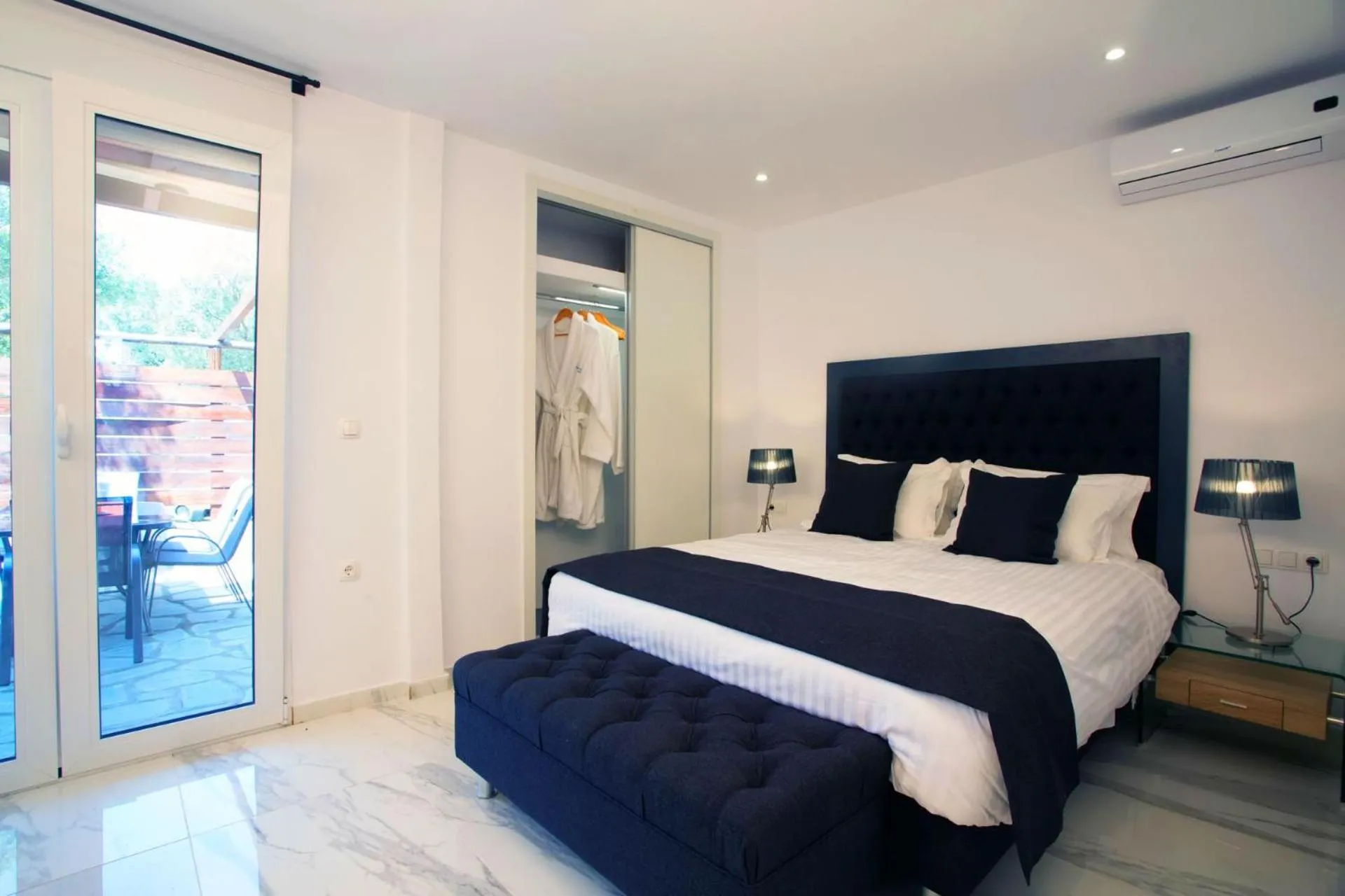 Bed in Salonikiou Beach Apartments & Villas