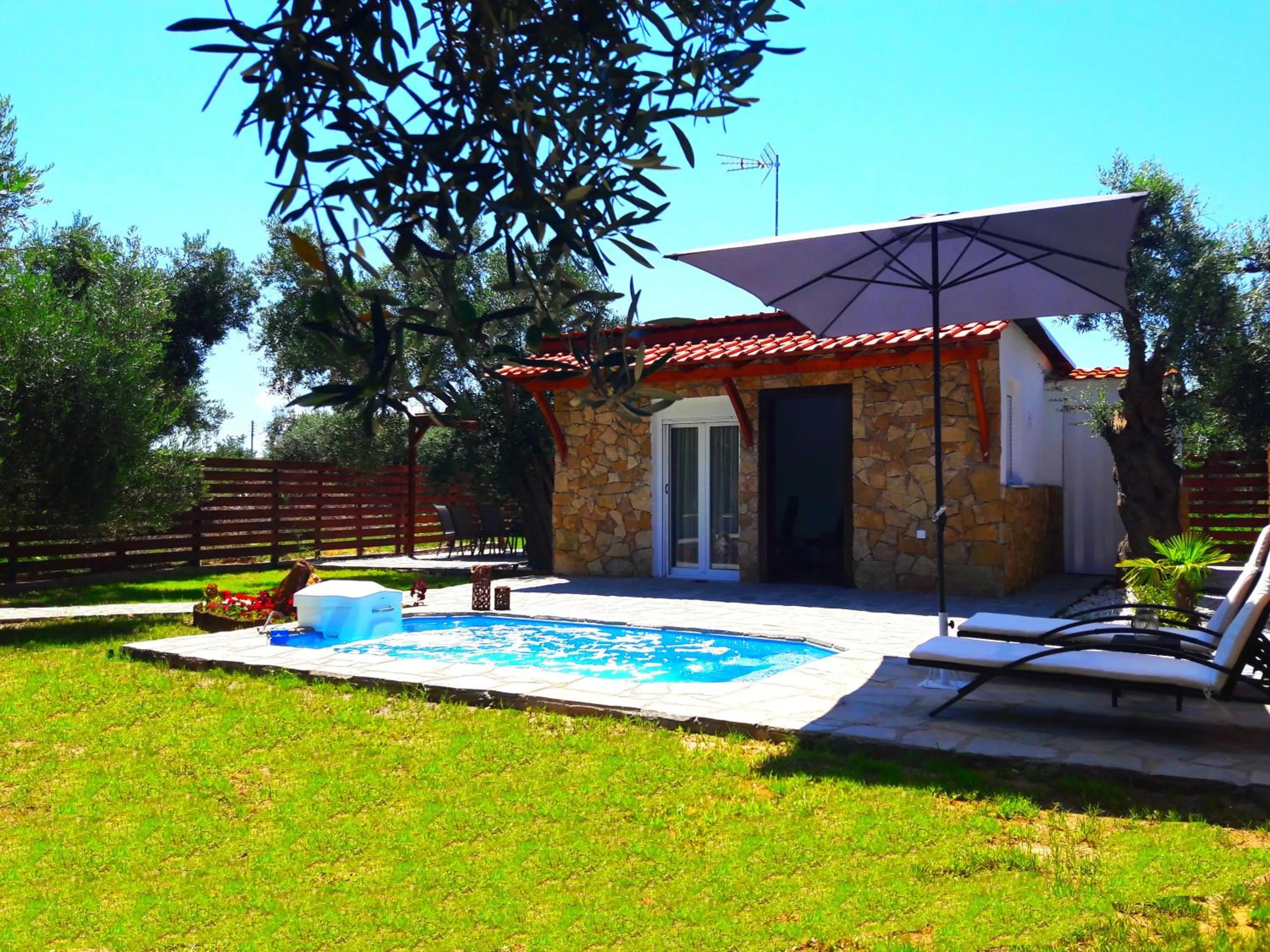 Facade/entrance in Salonikiou Beach Apartments & Villas