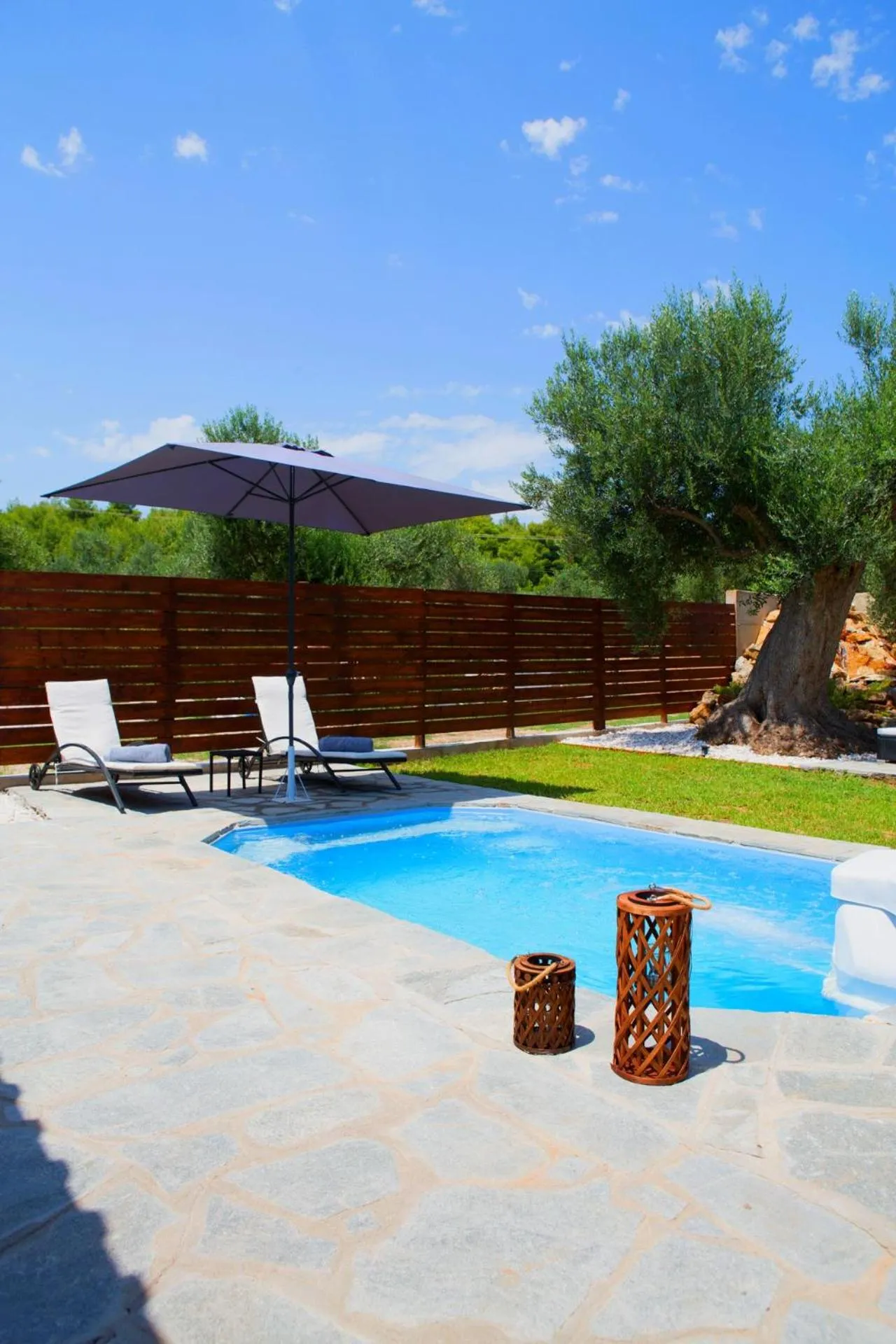 Swimming pool in Salonikiou Beach Apartments & Villas