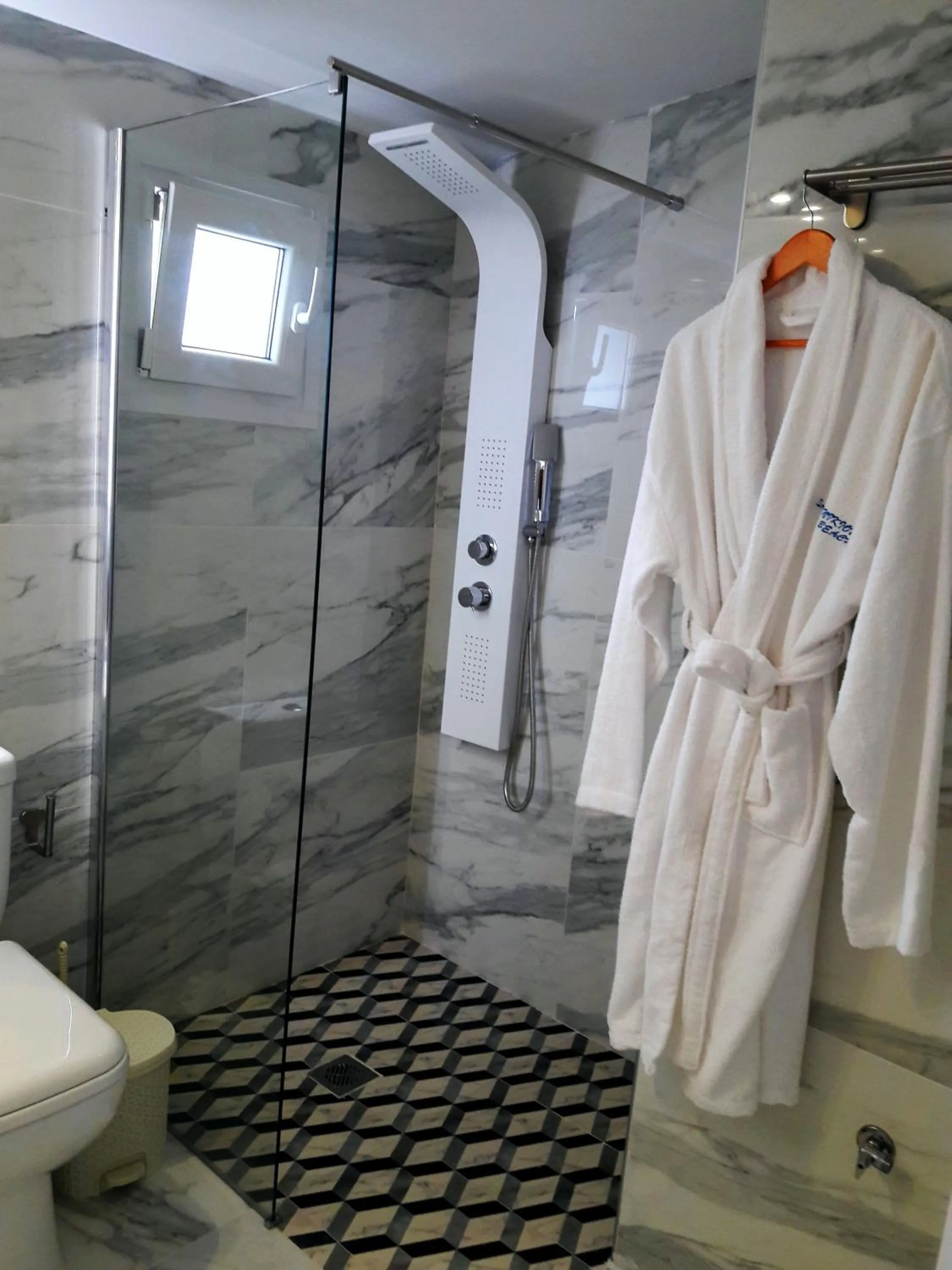 Shower in Salonikiou Beach Apartments & Villas