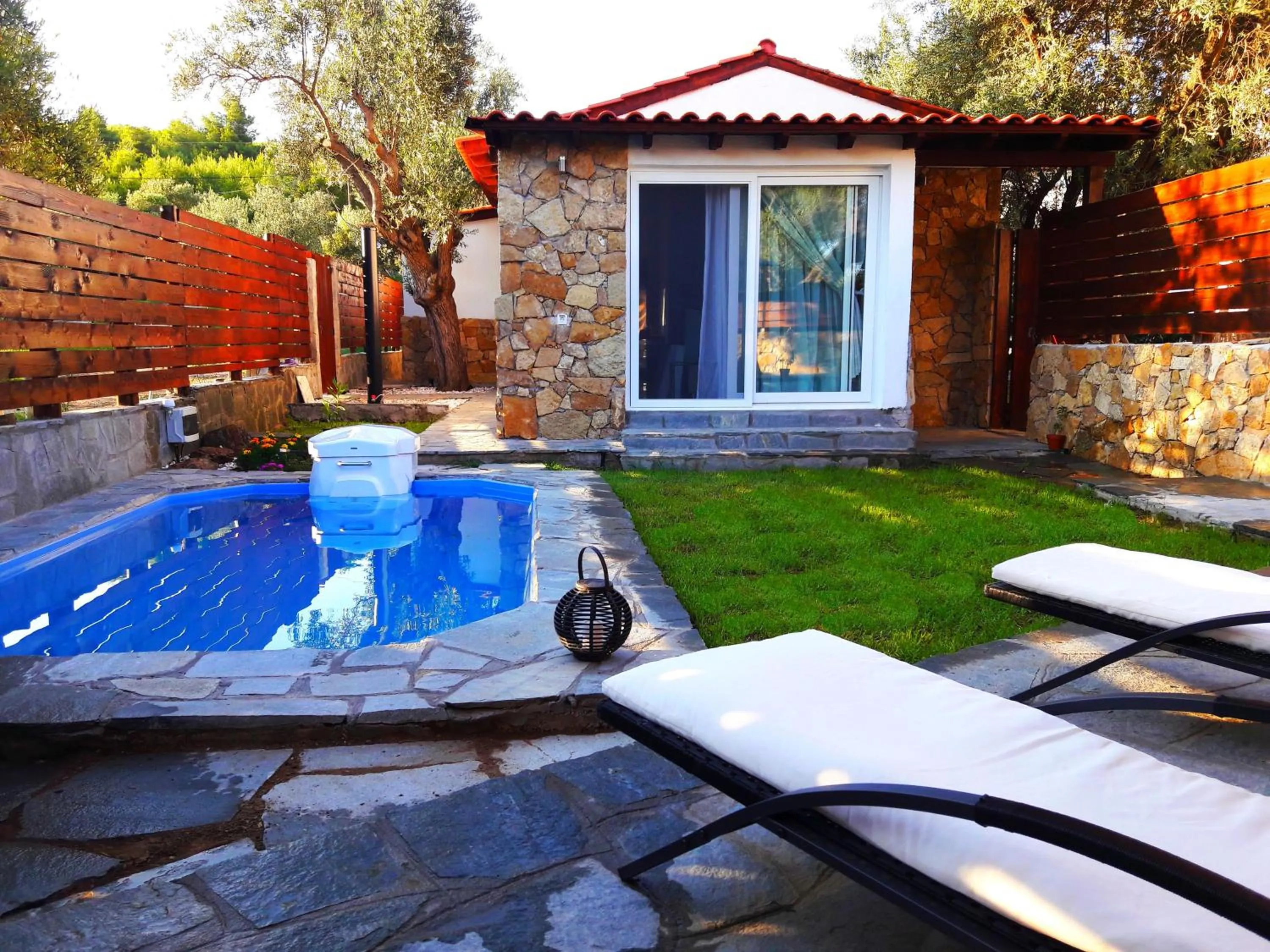 Day in Salonikiou Beach Apartments & Villas