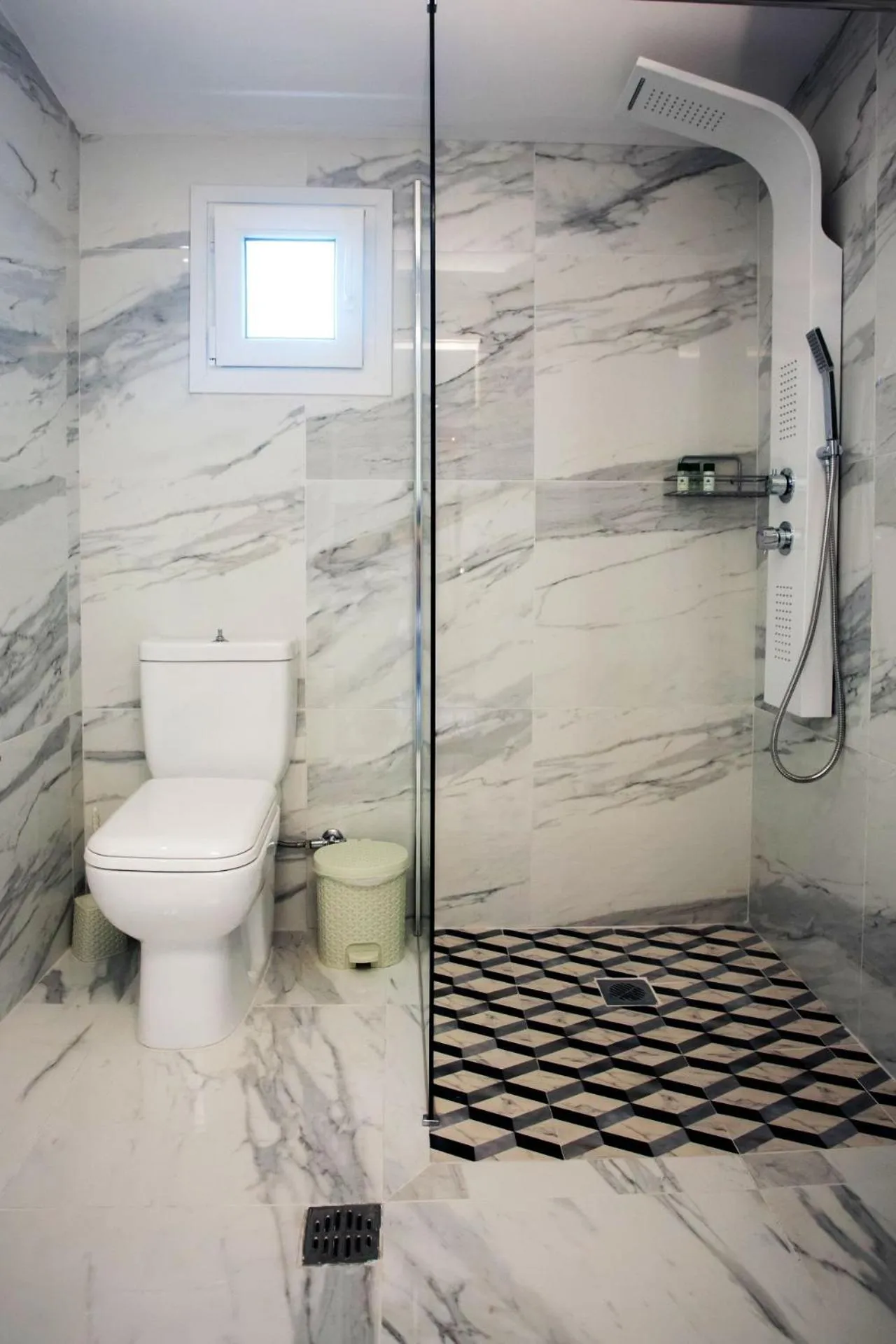 Shower in Salonikiou Beach Apartments & Villas