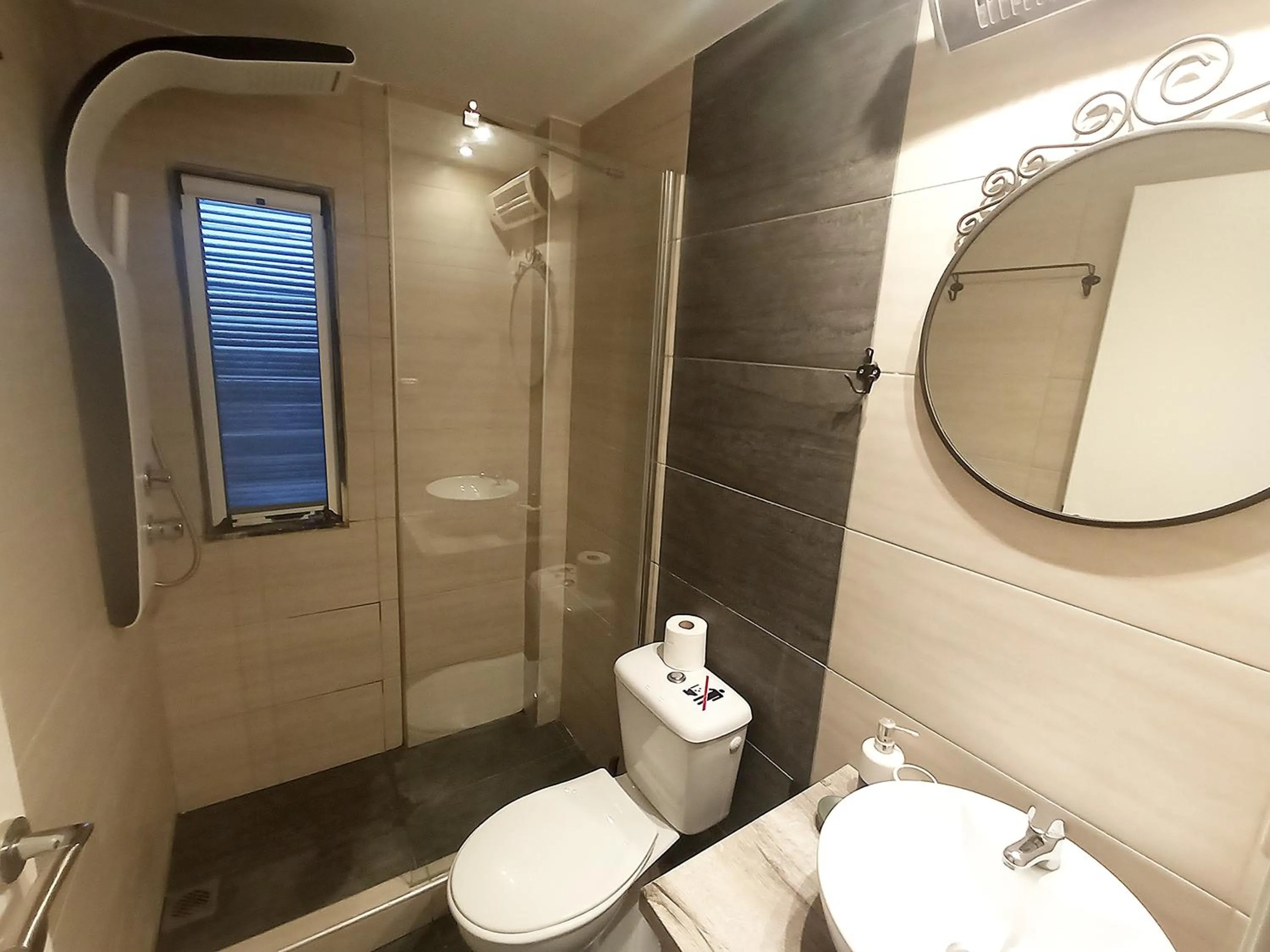 Salonikiou Beach Apartments & Villas