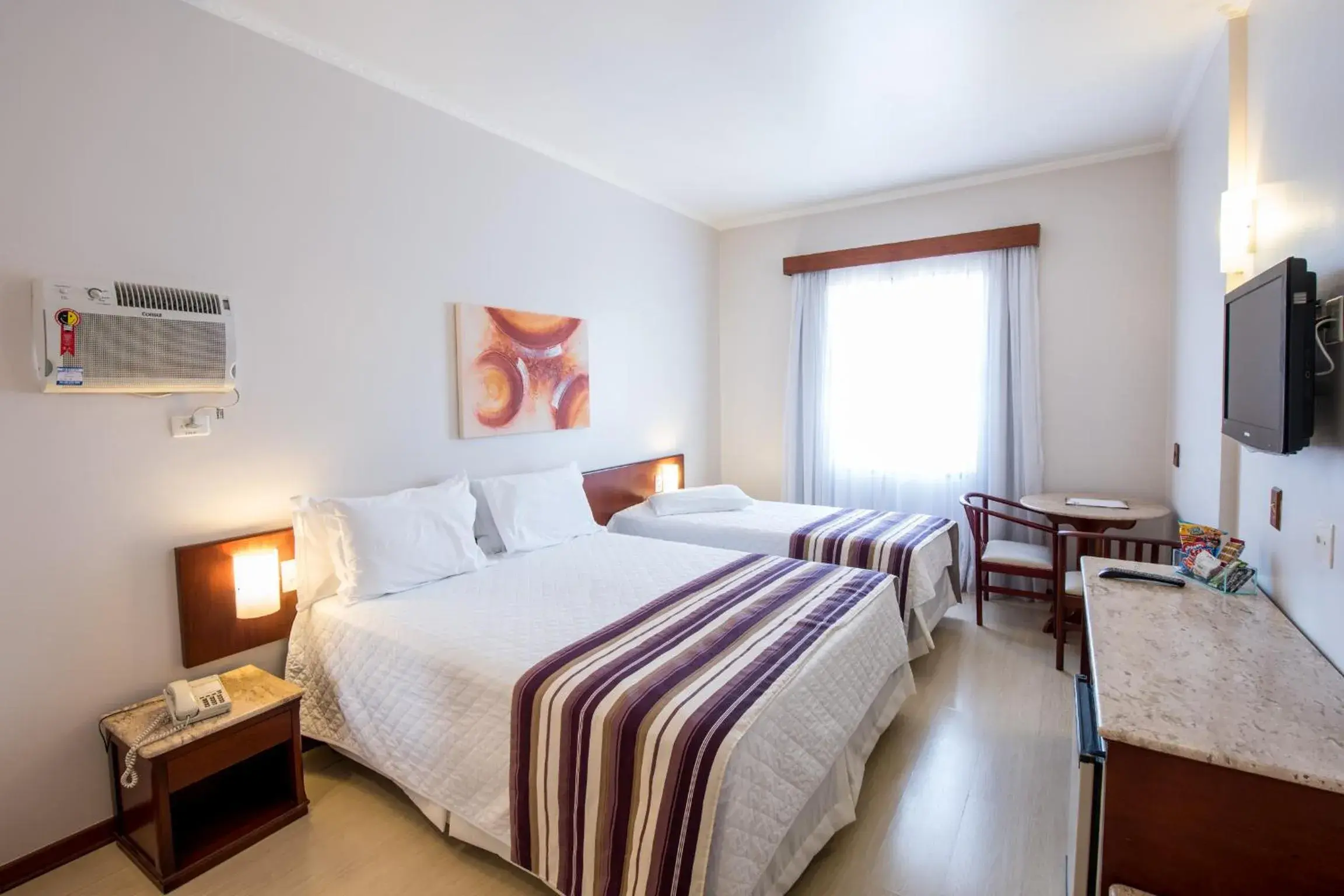 Deluxe Triple Room - single occupancy in Hotel Carlton Plaza Deluxe Triple Room - single occupancy in Hotel Carlton Plaza