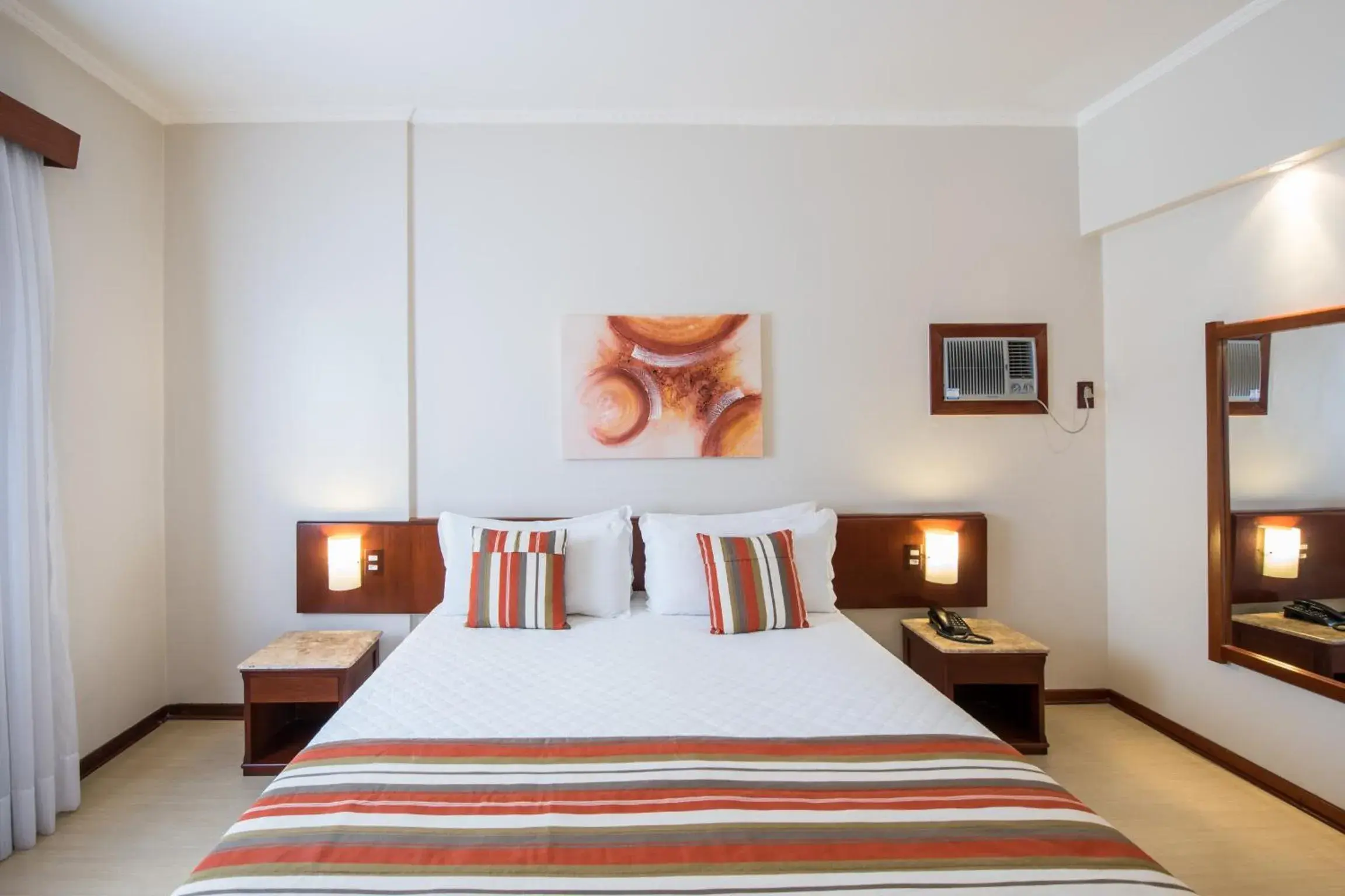 Deluxe Room - single occupancy in Hotel Carlton Plaza Deluxe Room - single occupancy in Hotel Carlton Plaza