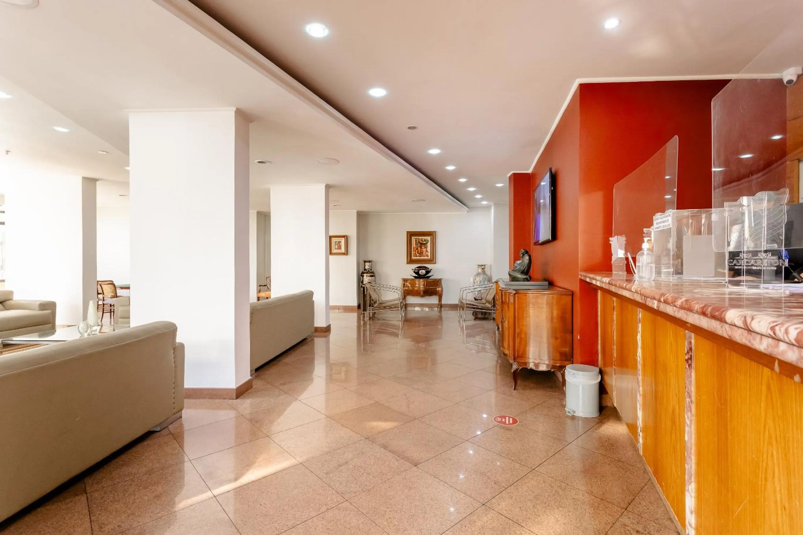 Lobby or reception in Hotel Carlton Plaza