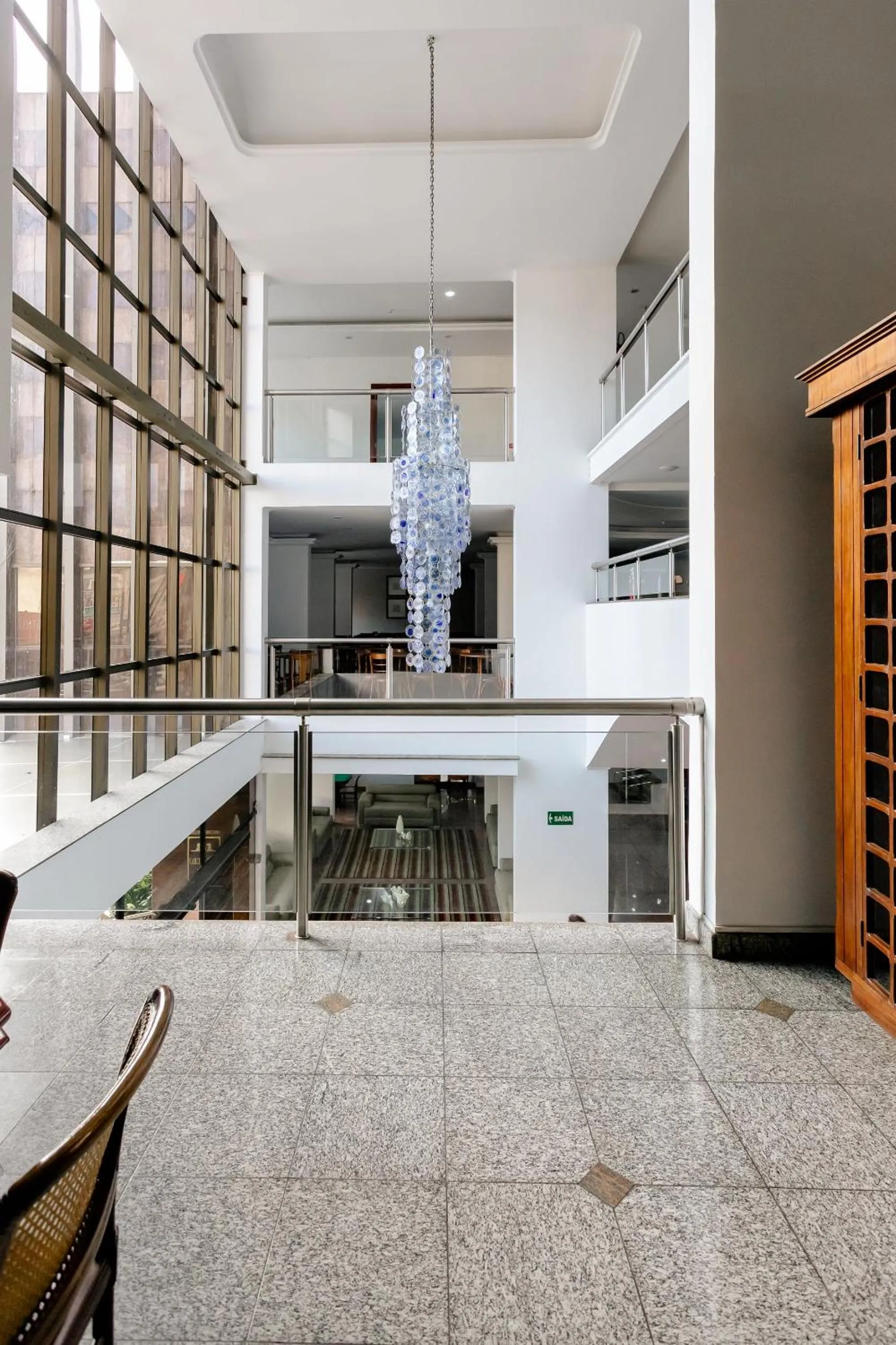 Seating area in Hotel Carlton Plaza
