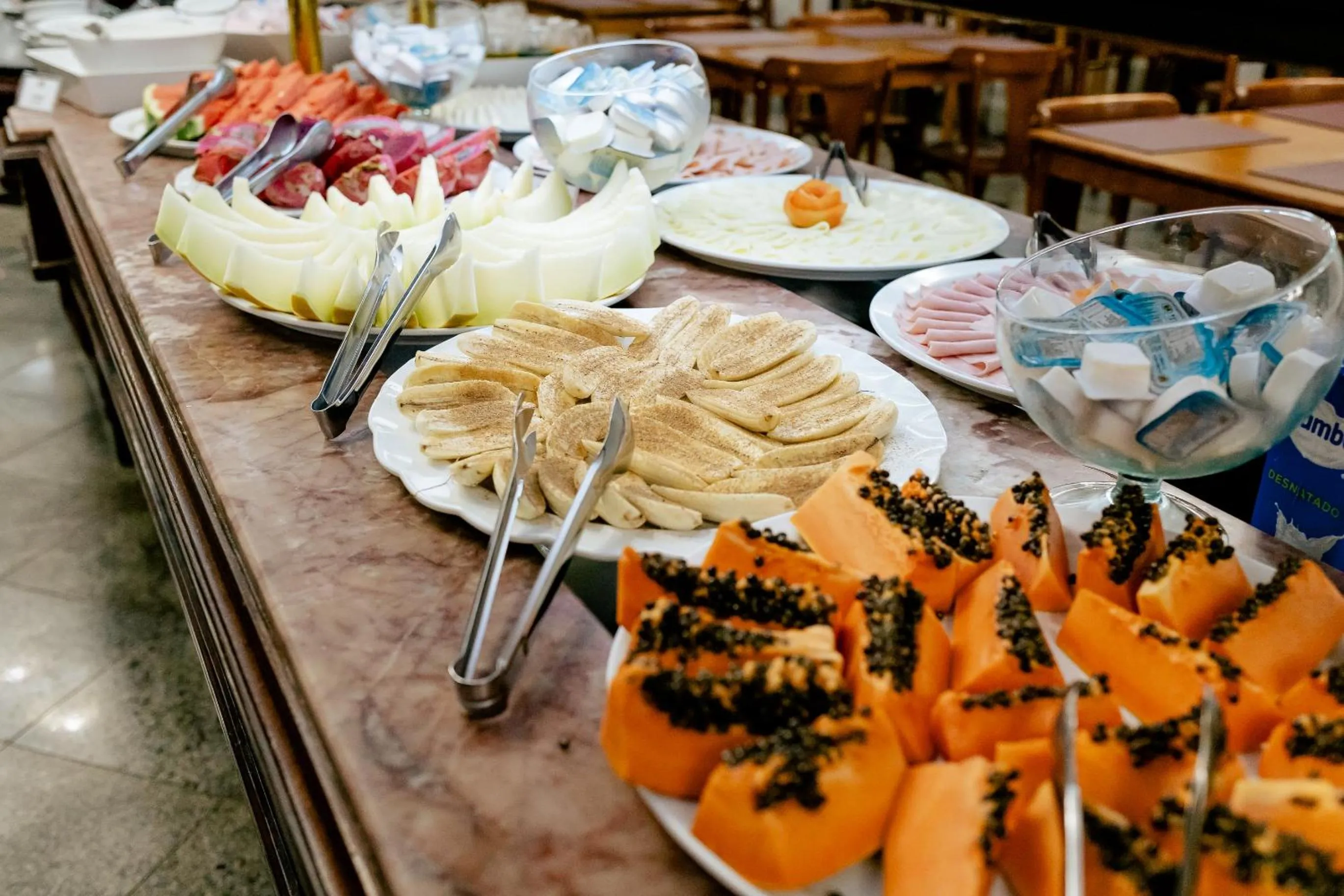 Breakfast in Hotel Carlton Plaza