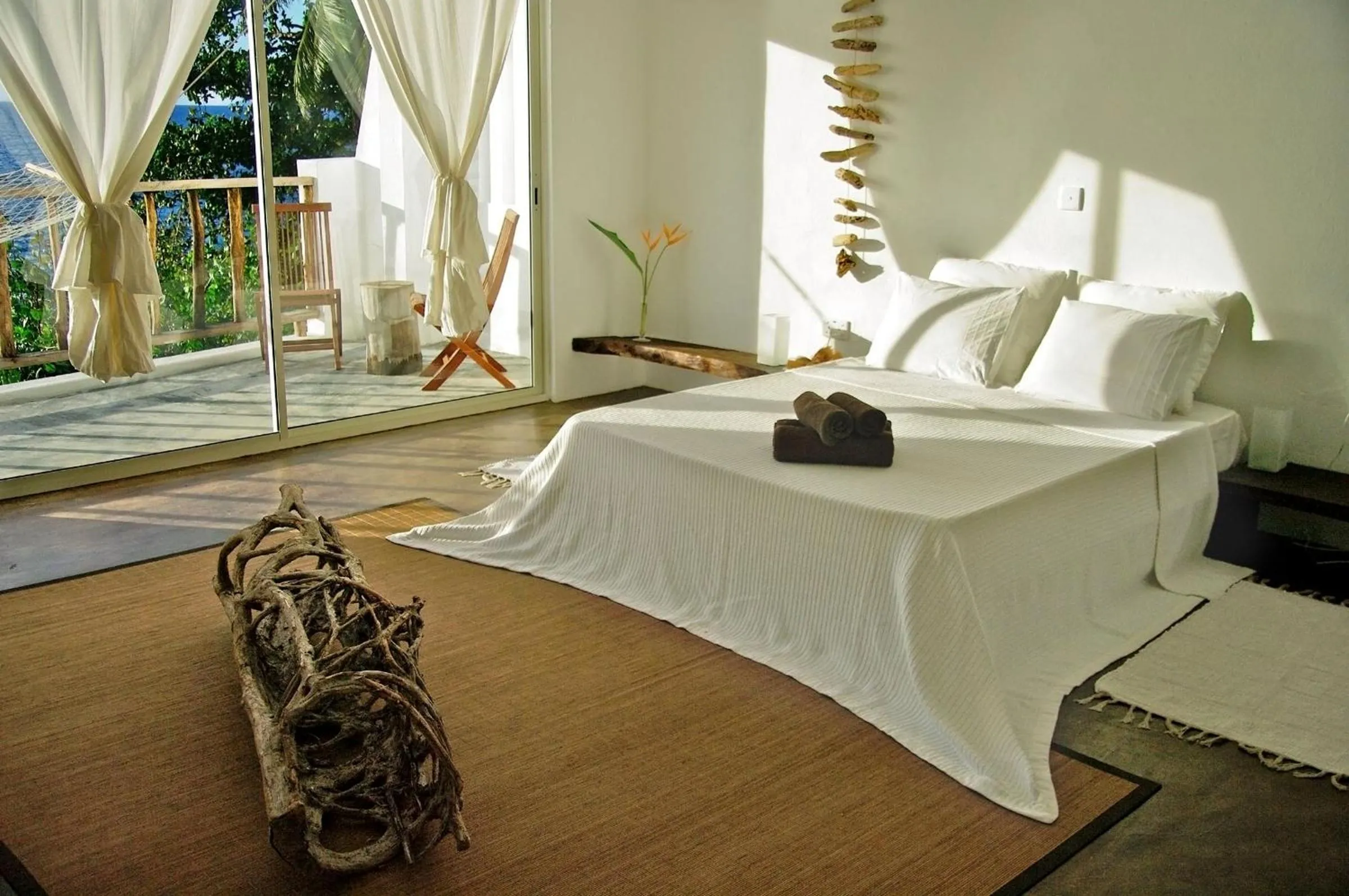 Photo of the whole room, Bed in Bliss Boutique Hotel Seychelles