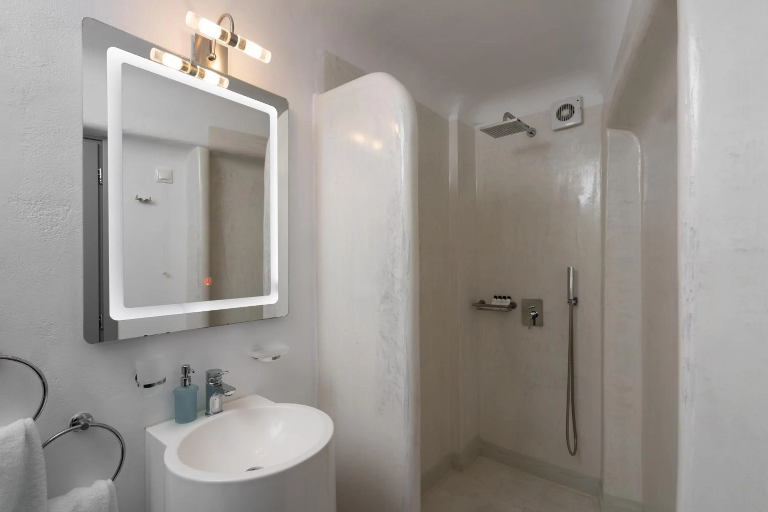 Bathroom in Santorini Princess Presidential Suites