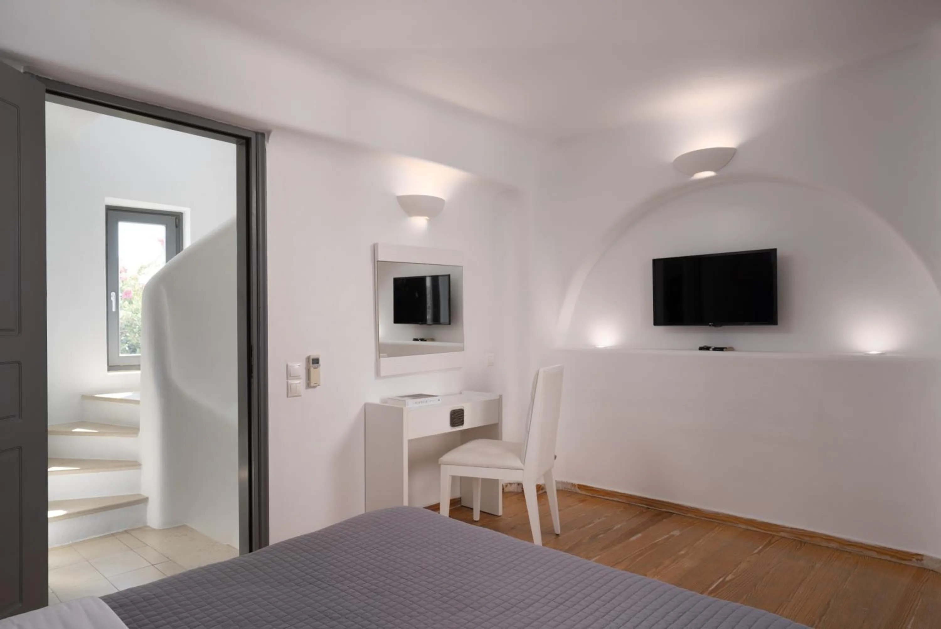 Bedroom, Bed in Santorini Princess Presidential Suites