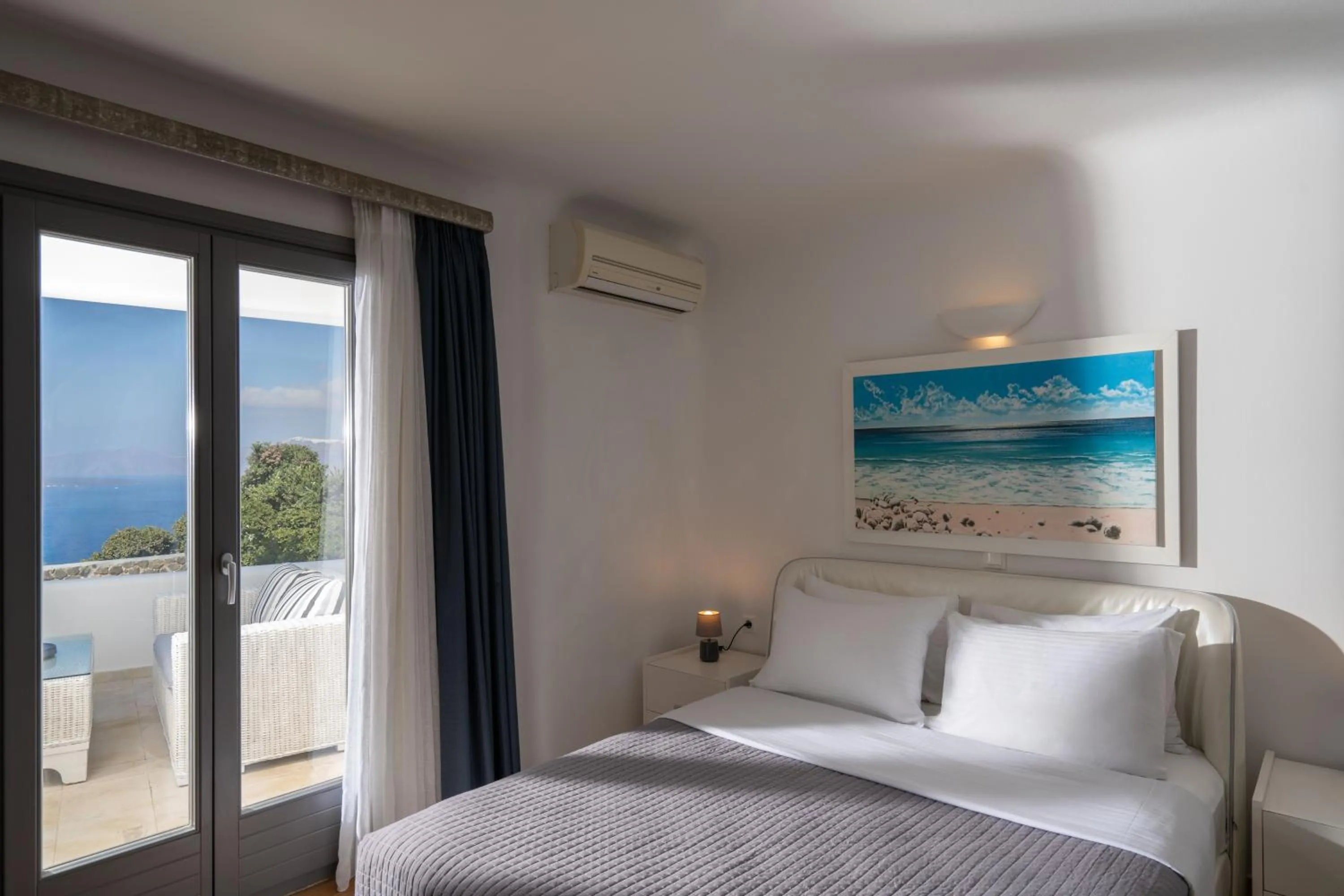 Bedroom, Bed in Santorini Princess Presidential Suites