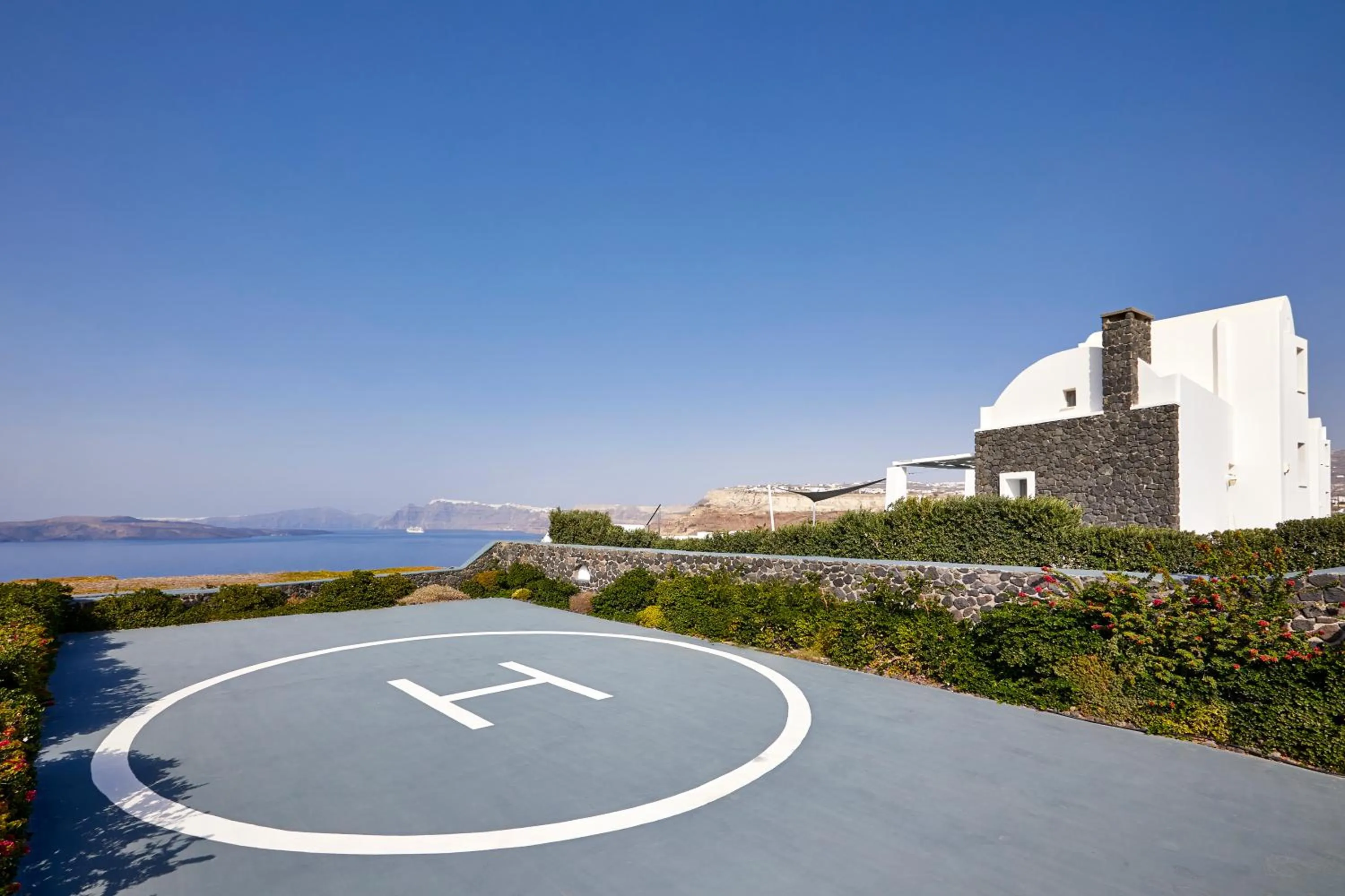 Area and facilities in Santorini Princess Presidential Suites