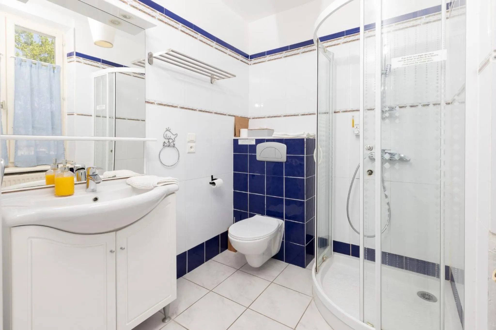 Shower in Le Grand Bassin