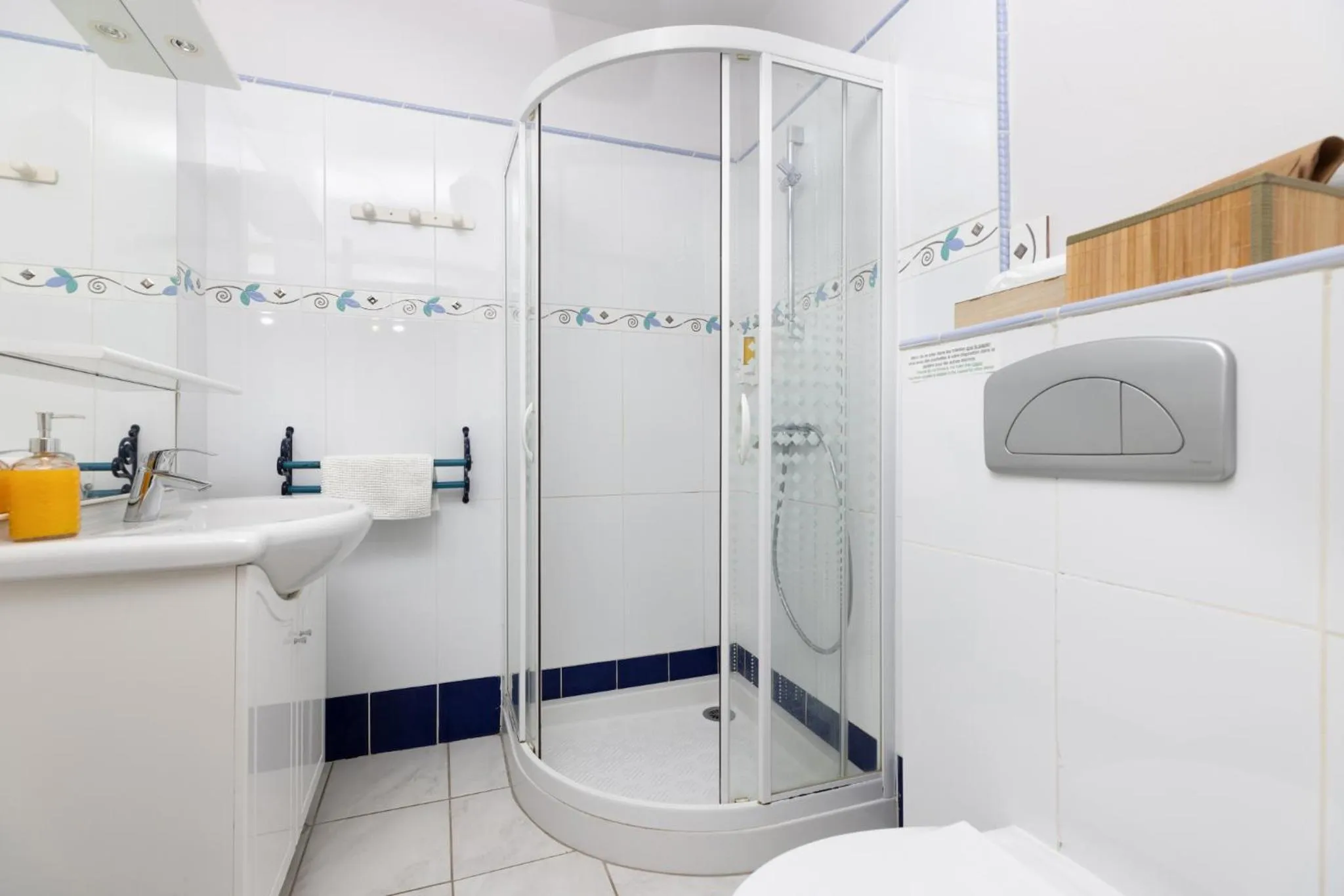 Shower in Le Grand Bassin