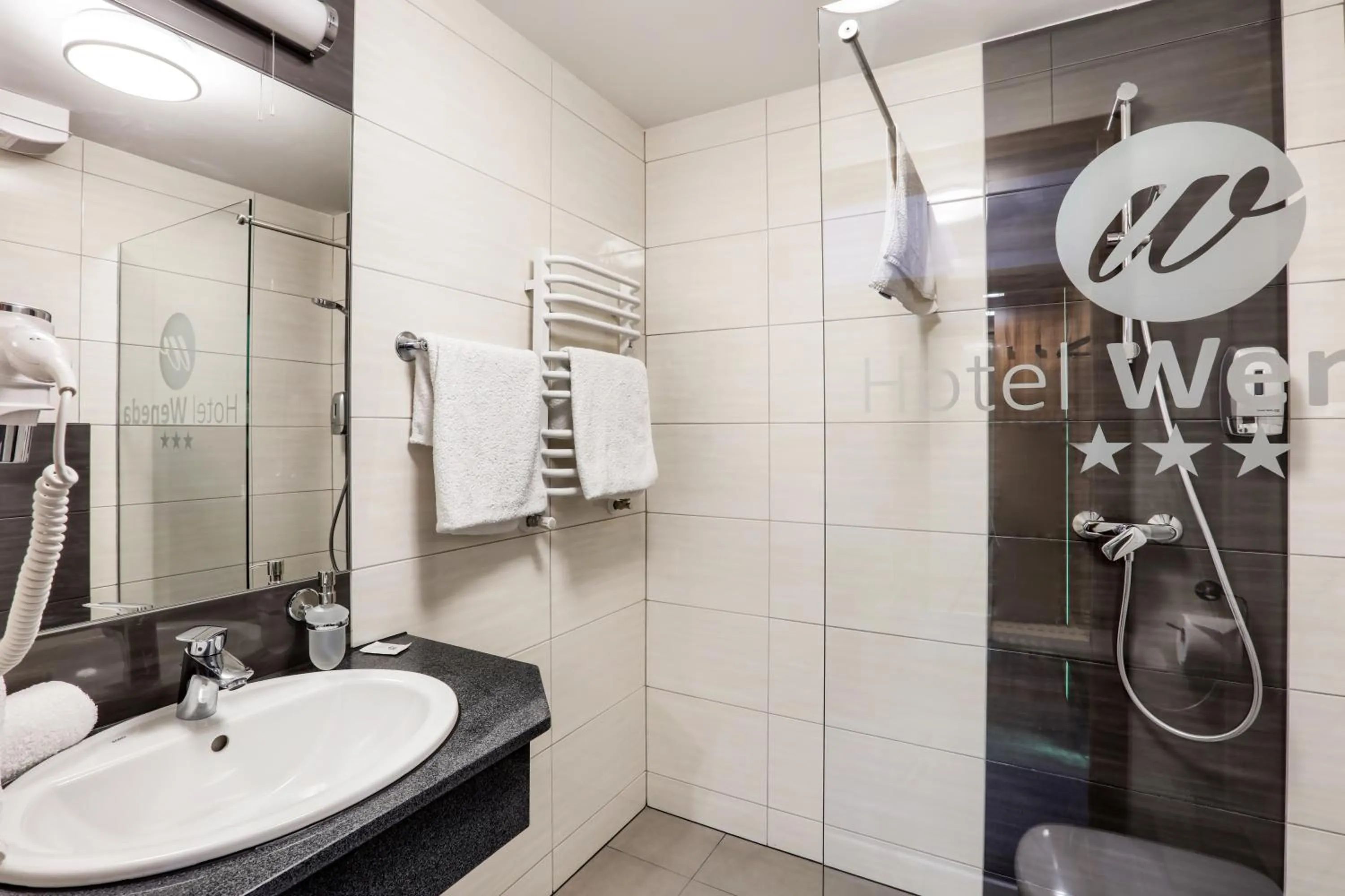 Shower in Hotel Weneda