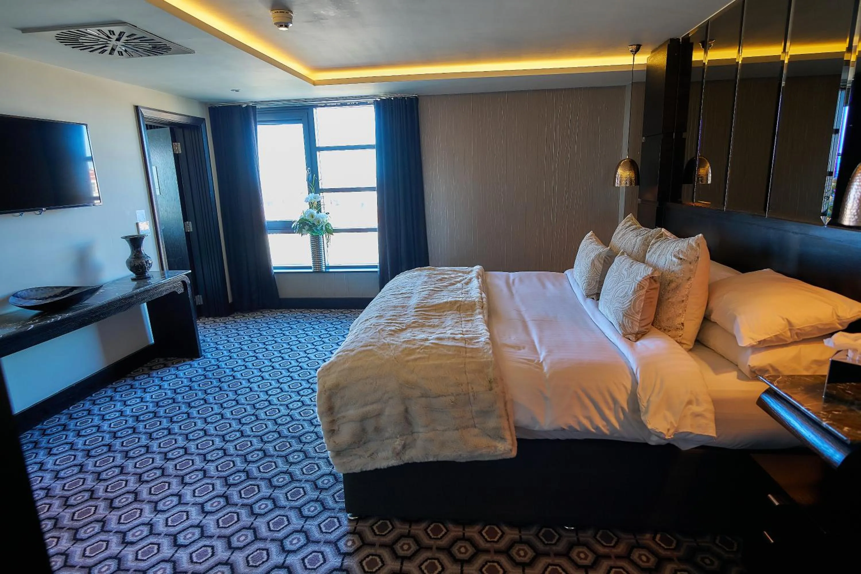 Bed in The Vincent Hotel