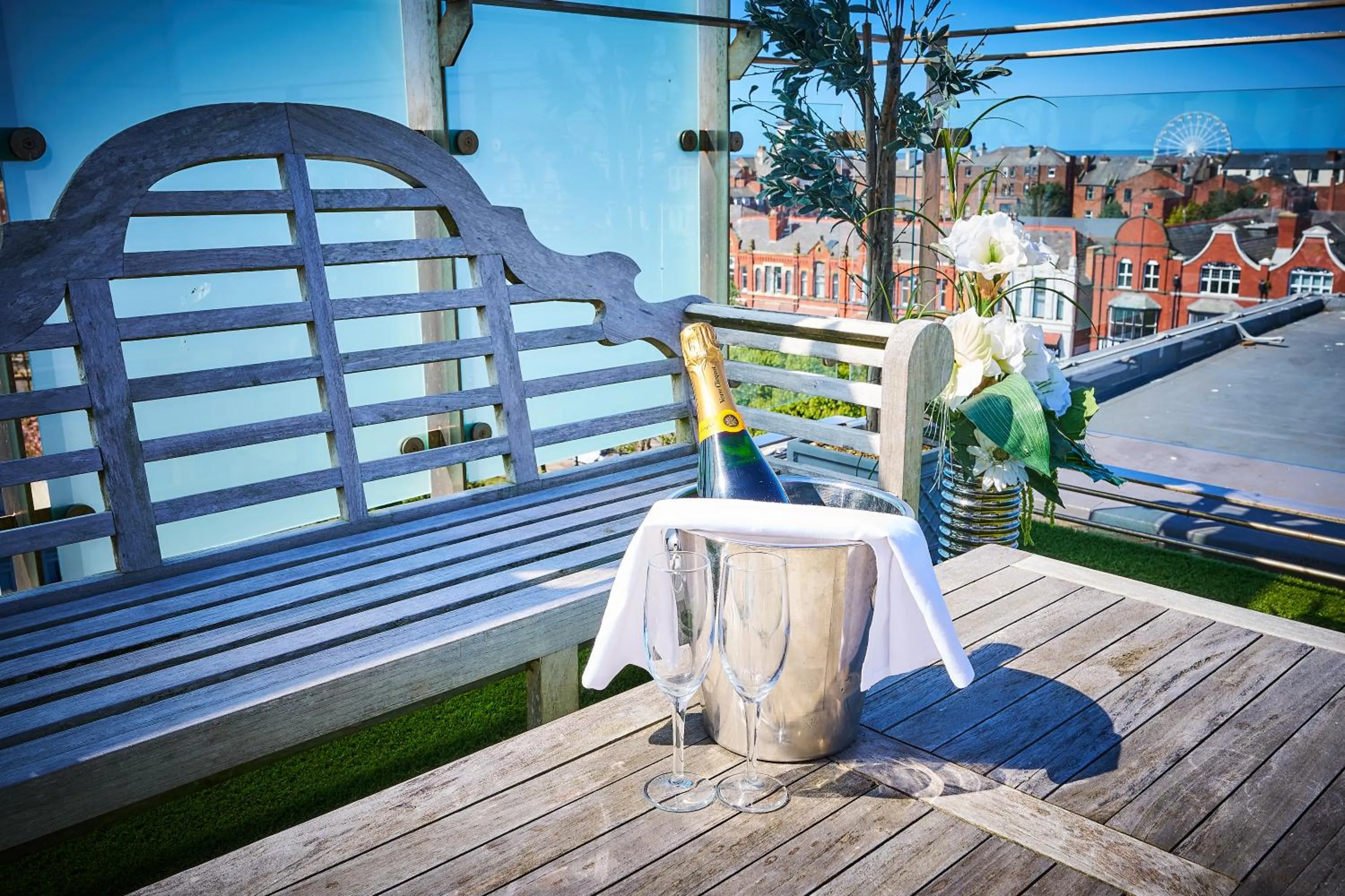 Balcony/Terrace in The Vincent Hotel