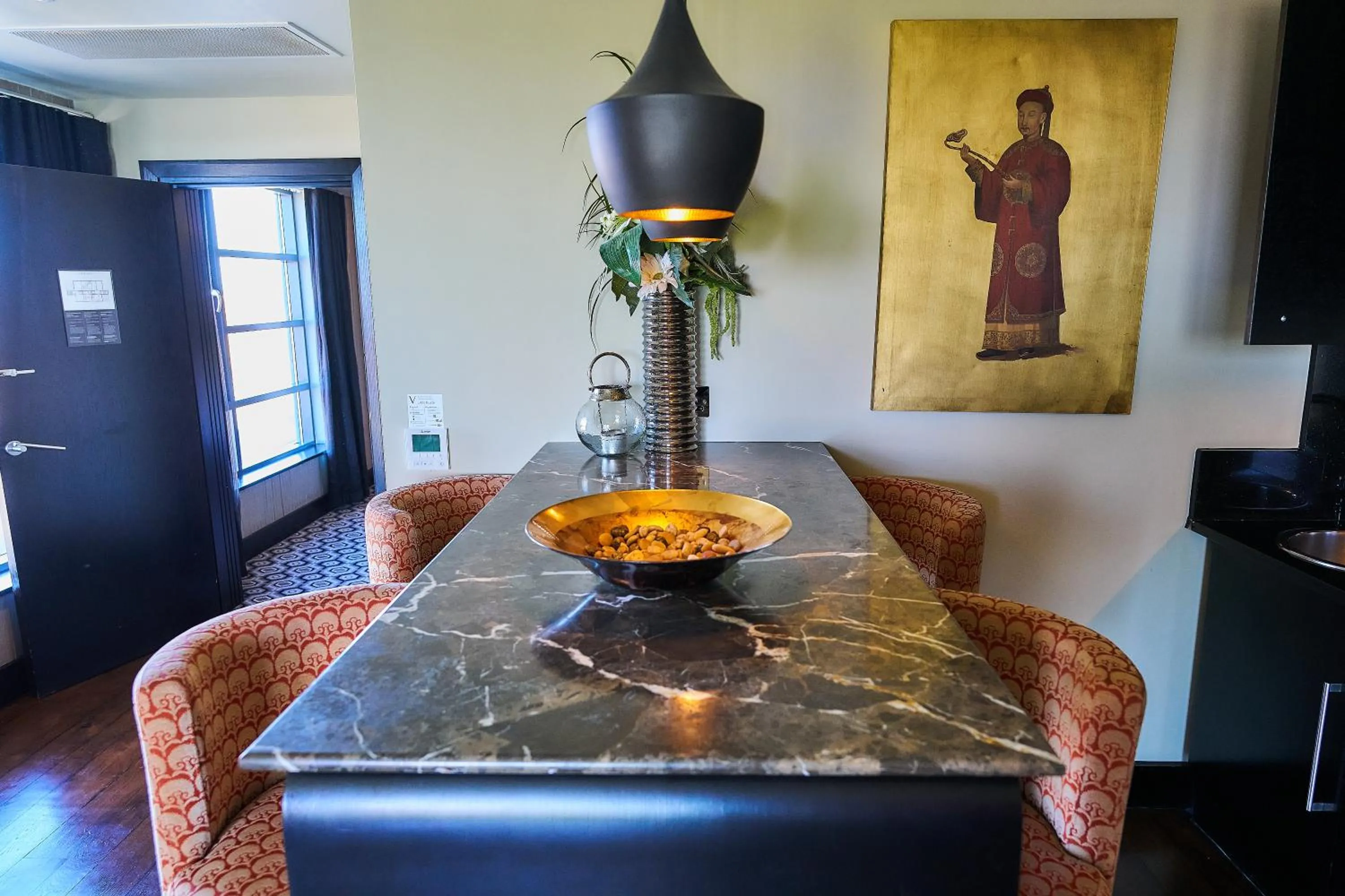 Lounge or bar in The Vincent Hotel