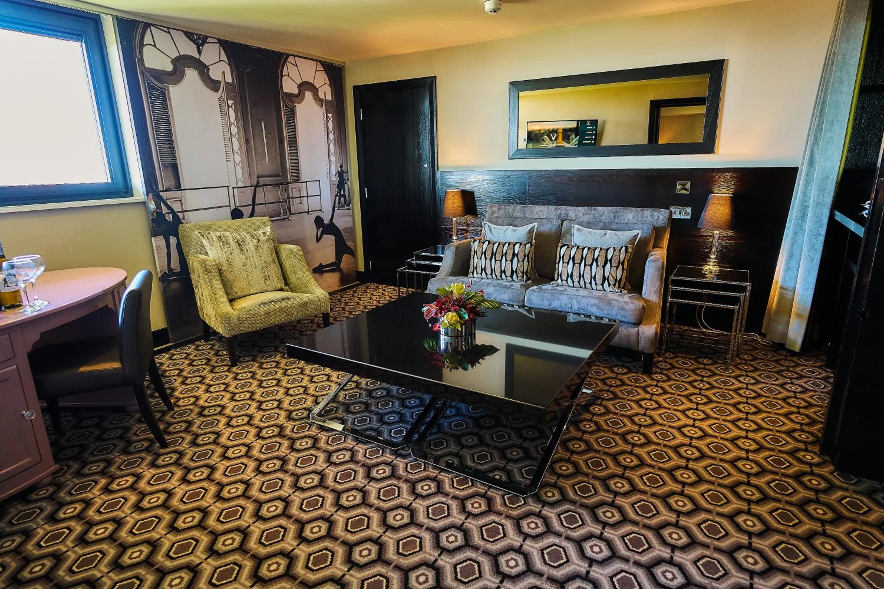 Lounge or bar in The Vincent Hotel