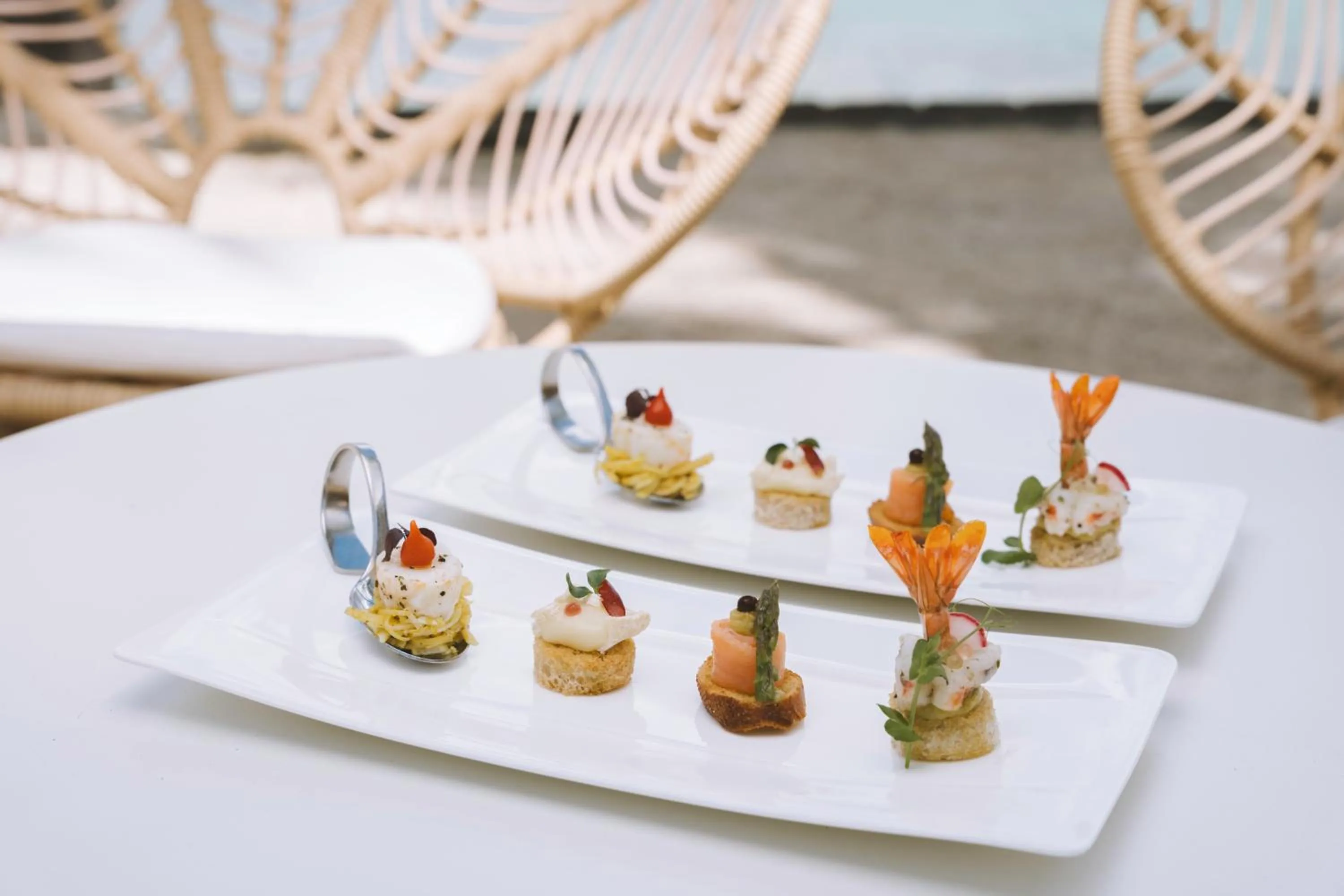 Food and drinks in Mauricia Beachcomber Resort & Spa