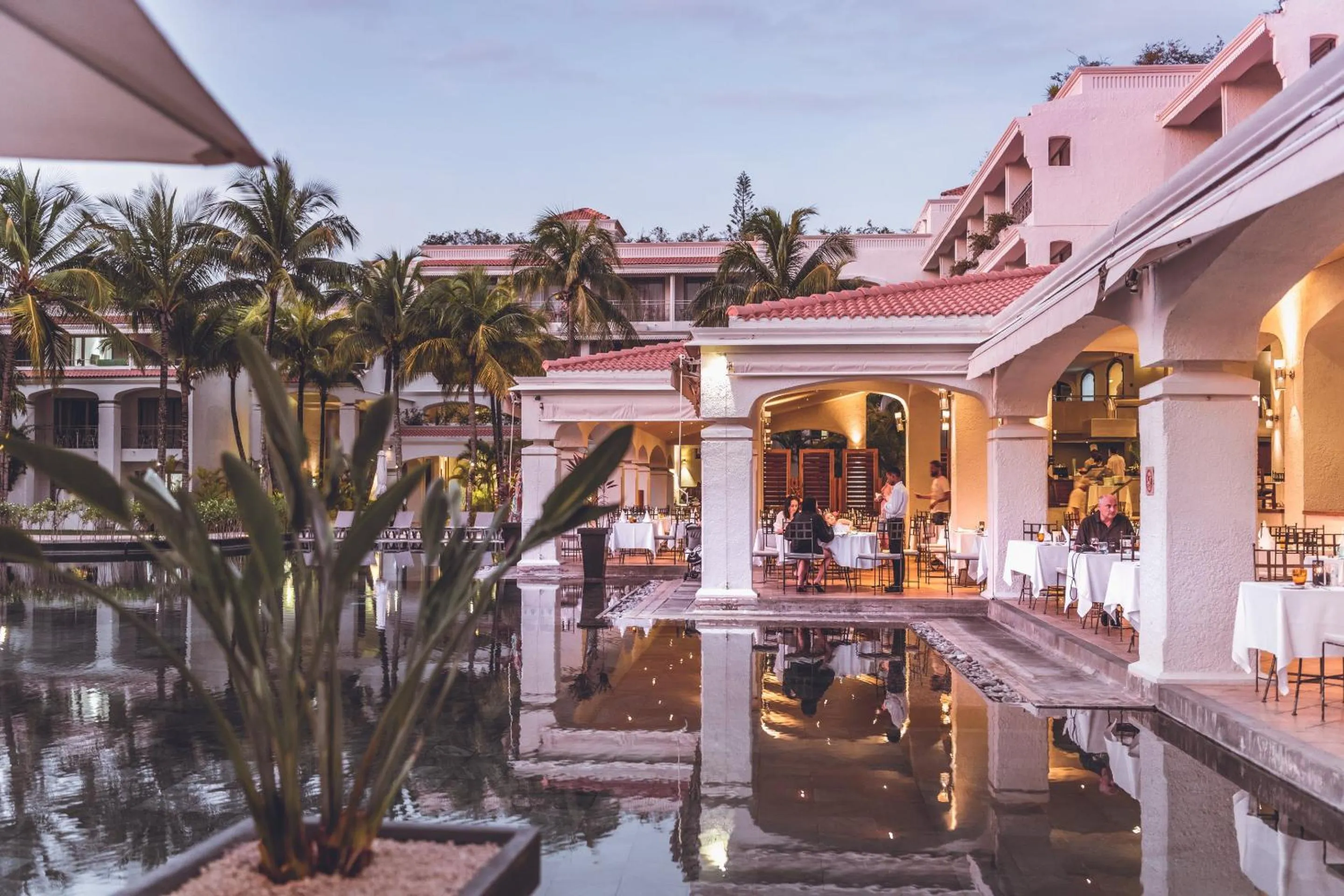 Restaurant/places to eat in Mauricia Beachcomber Resort & Spa