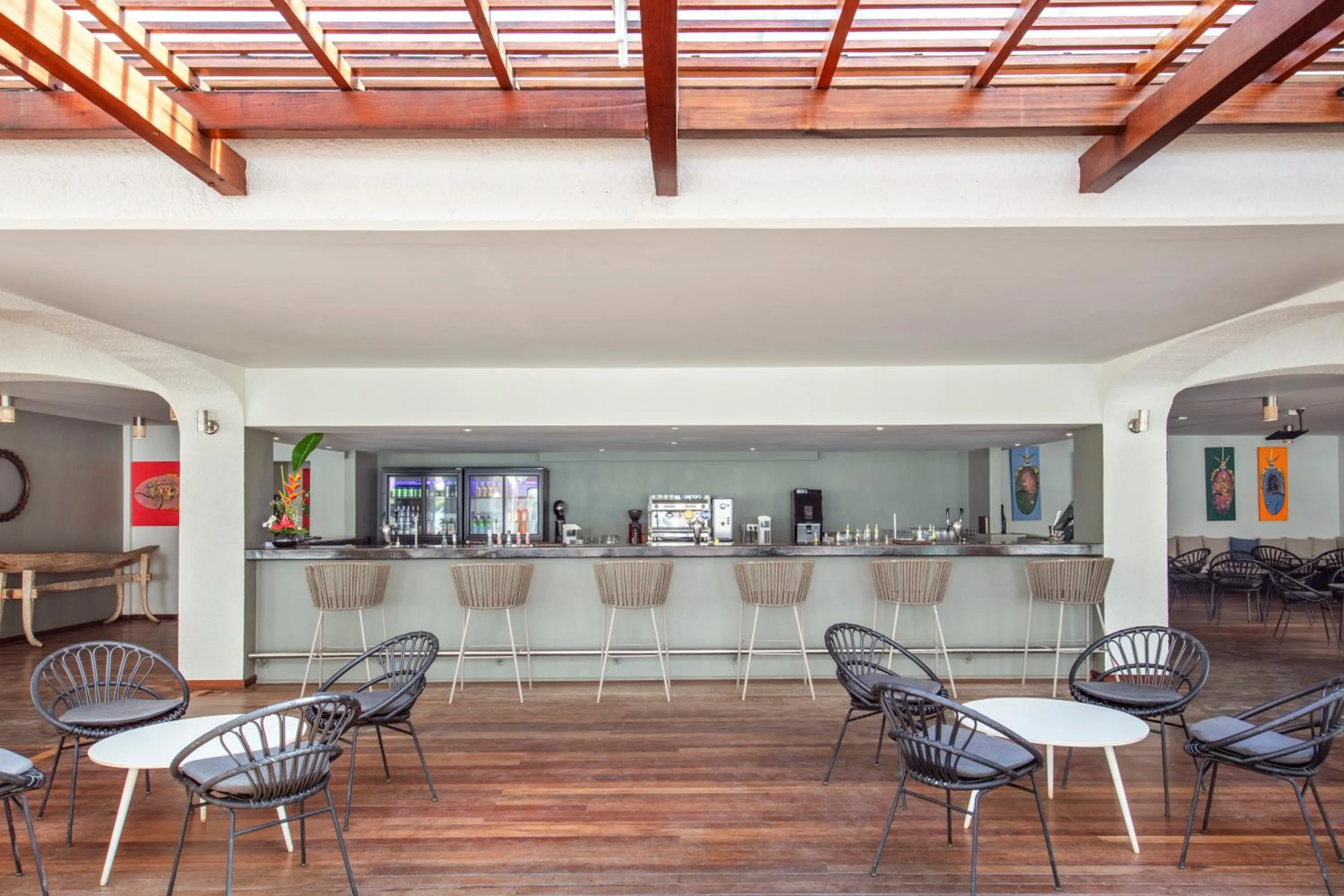 Lounge or bar in Mauricia Beachcomber Resort & Spa