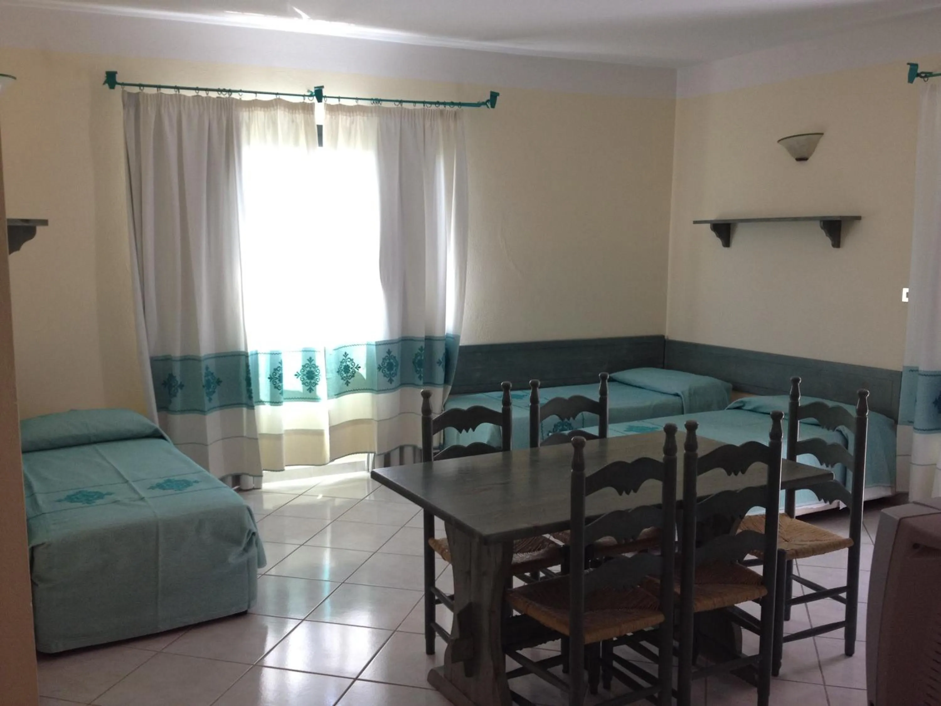 Dining area, Bed in Residence Marina Palace