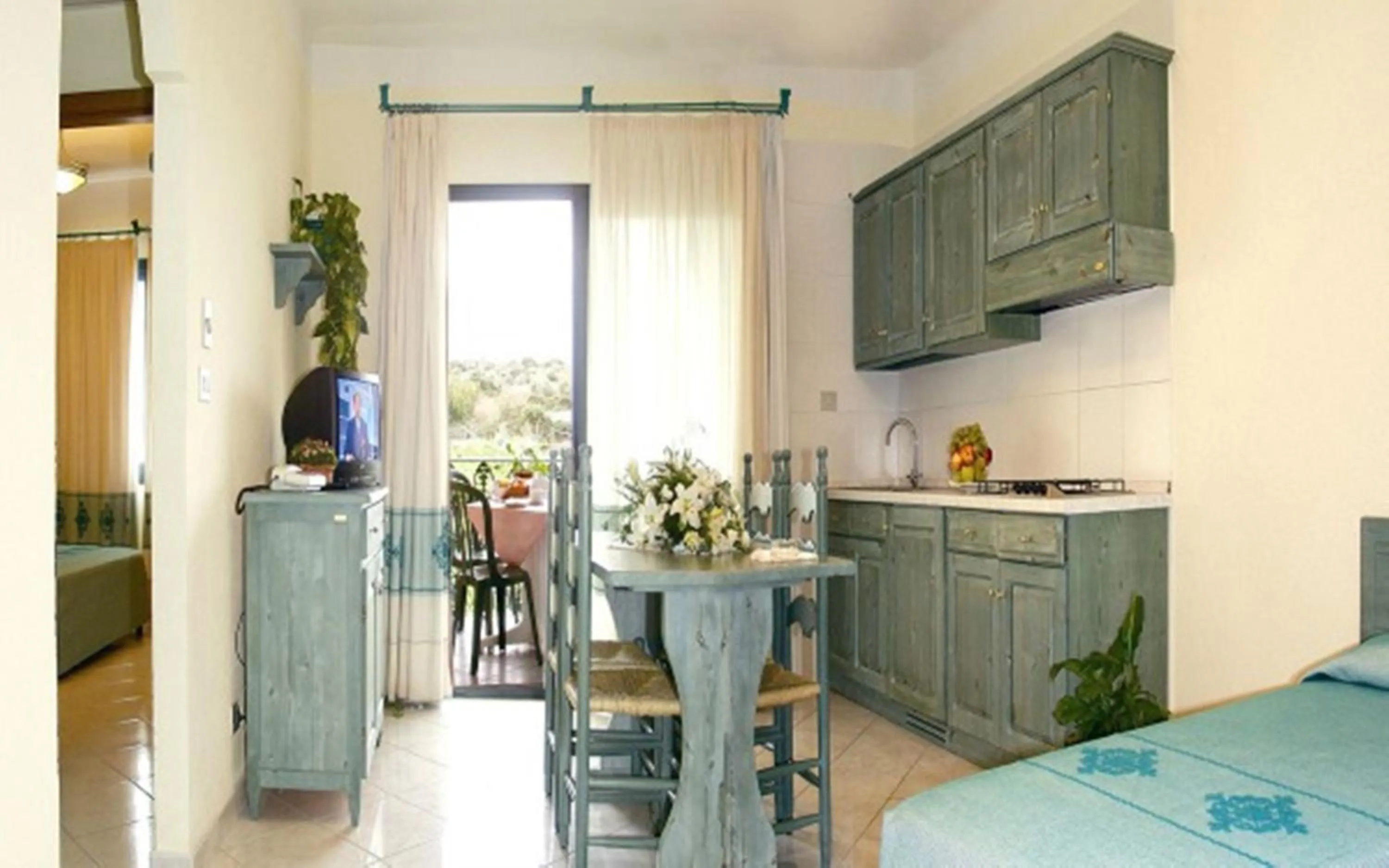 Kitchen or kitchenette, Bed in Residence Marina Palace