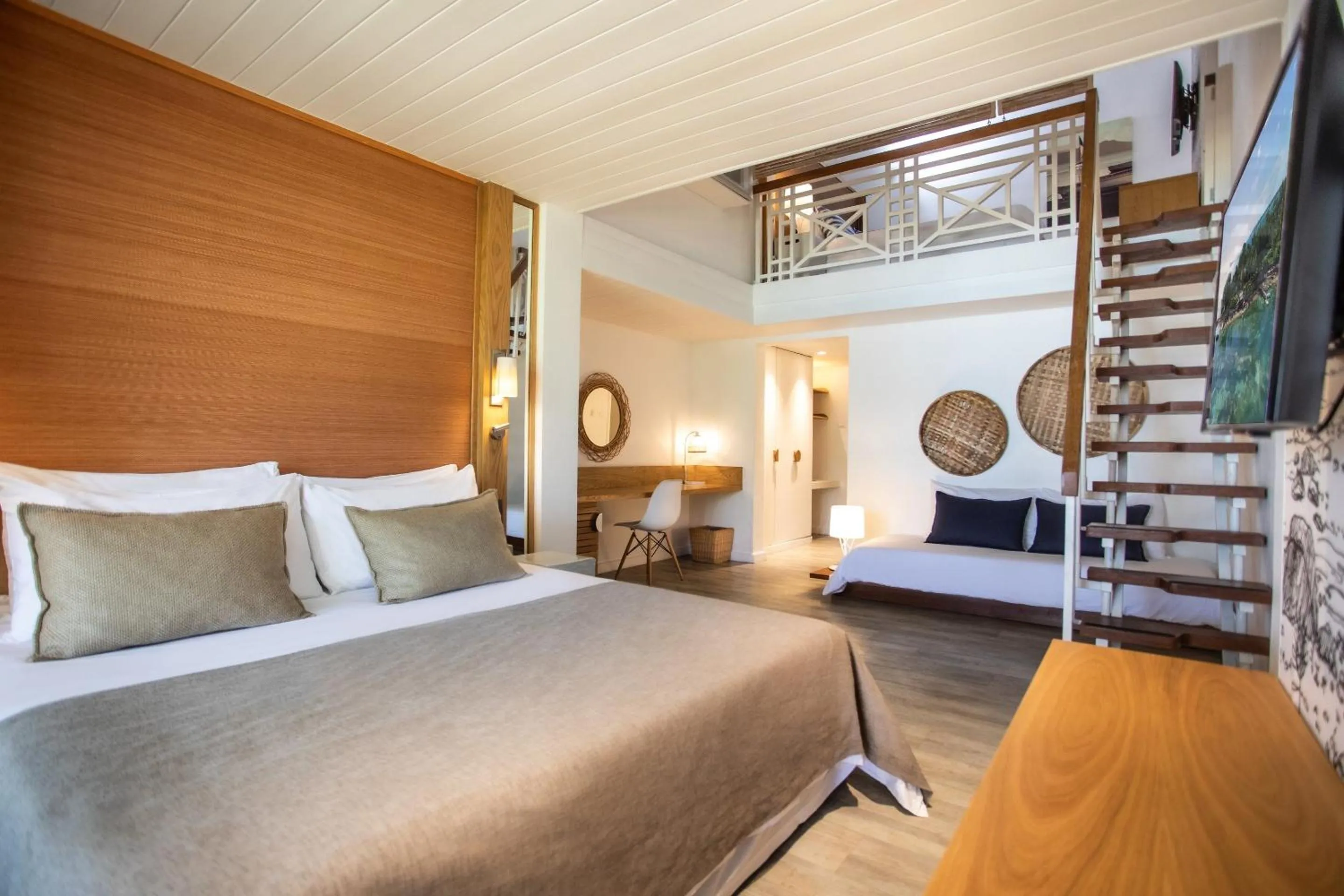 Photo of the whole room, Bed in Canonnier Beachcomber Golf Resort & Spa