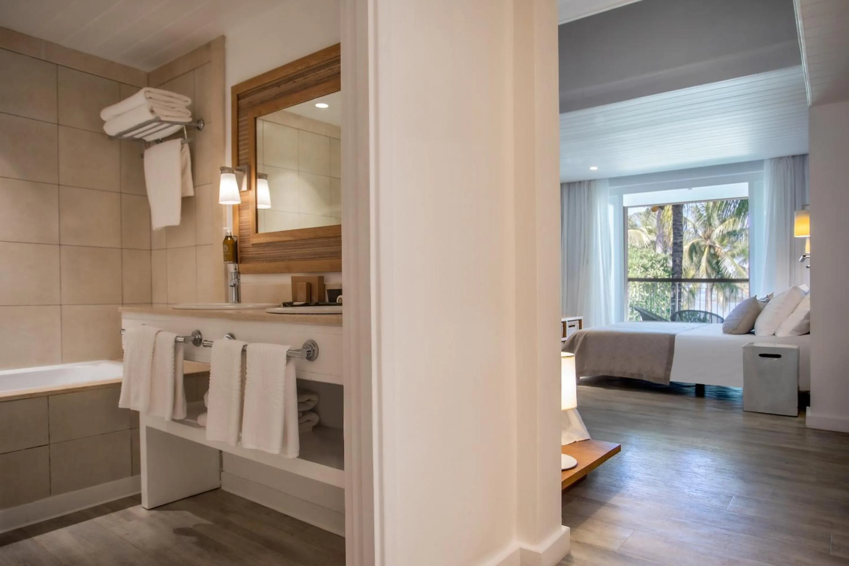 Toilet, Bed in Canonnier Beachcomber Golf Resort & Spa