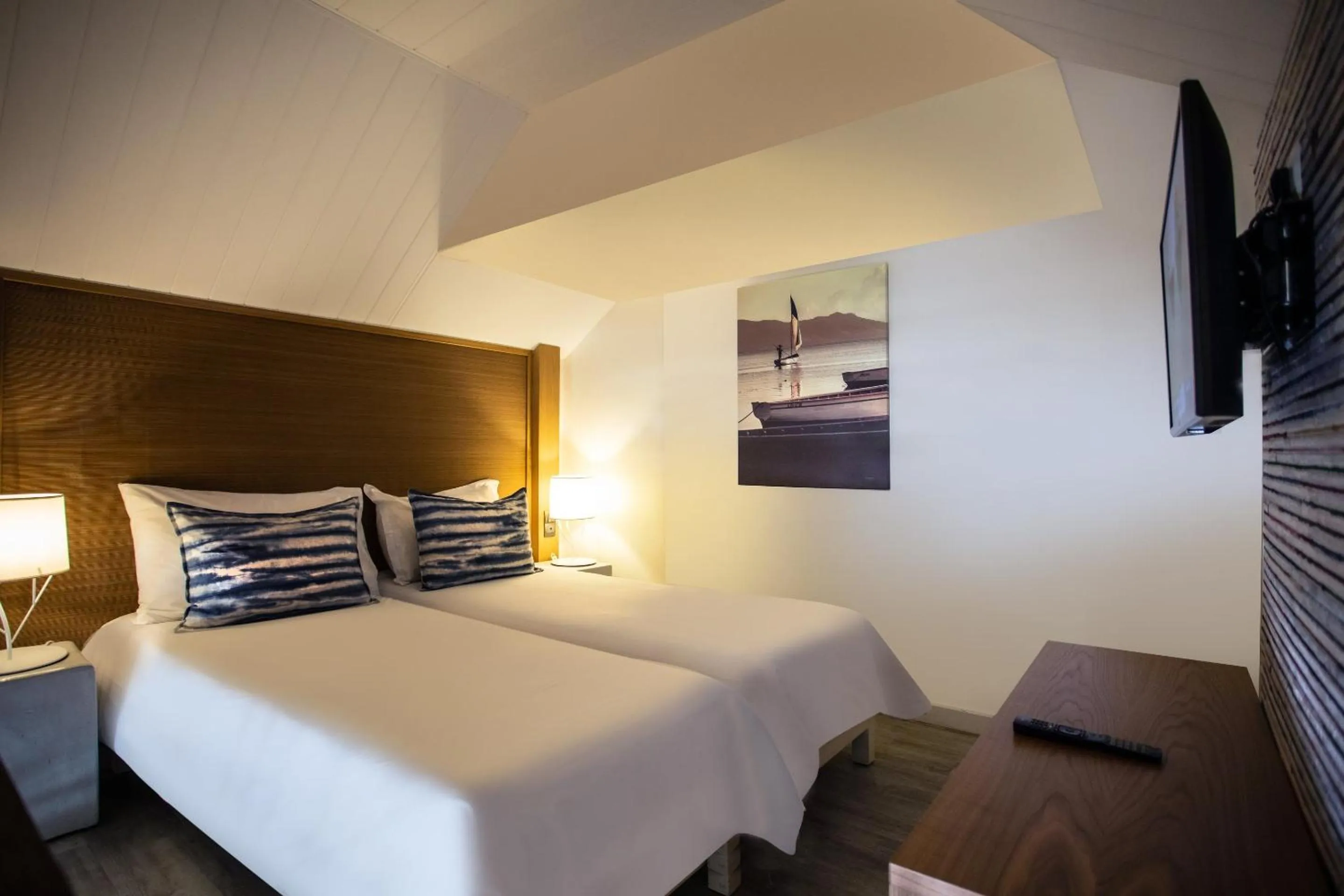 children, Bed in Canonnier Beachcomber Golf Resort & Spa