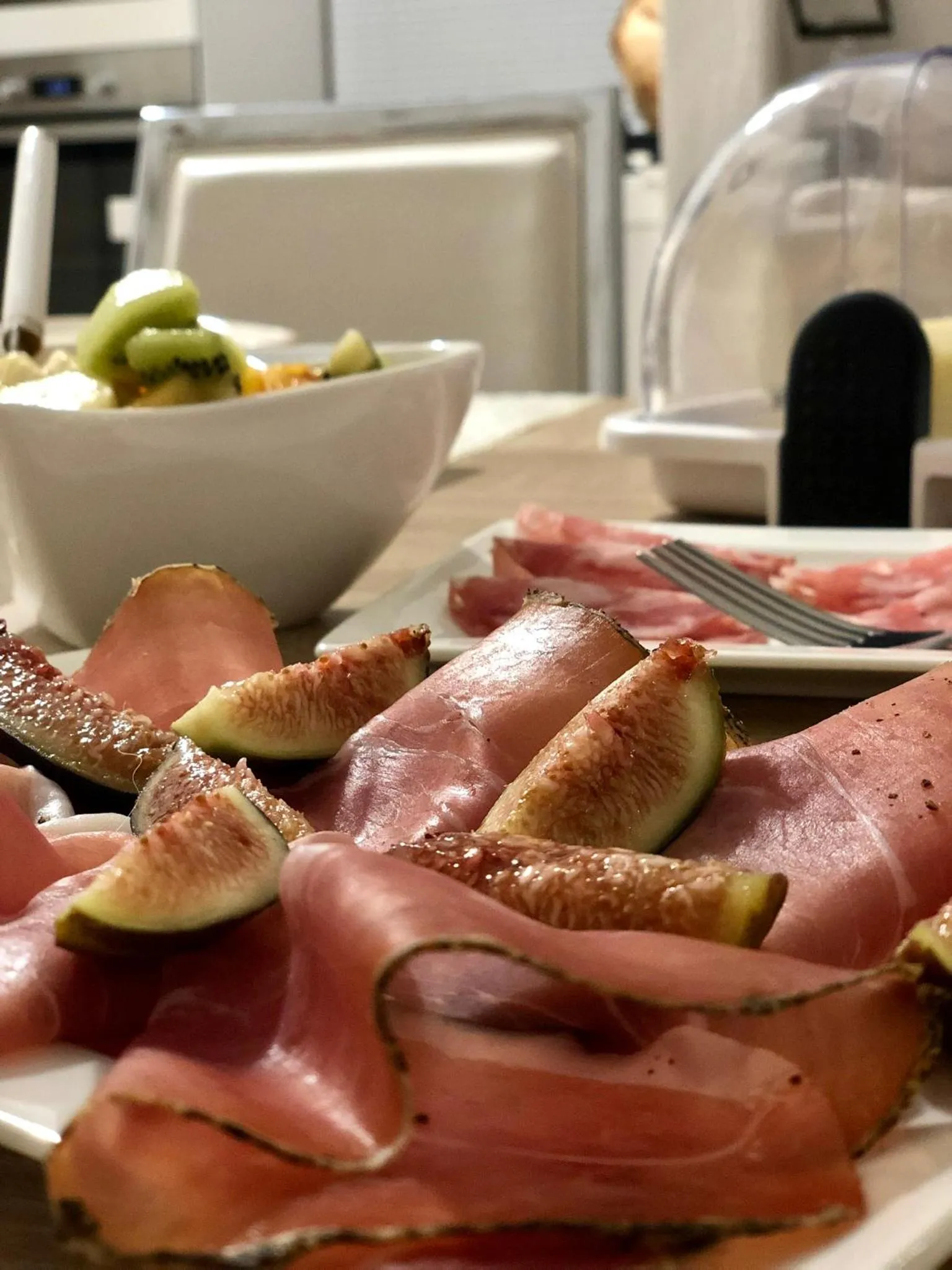 Buffet breakfast in Montellinos Suite Tortora