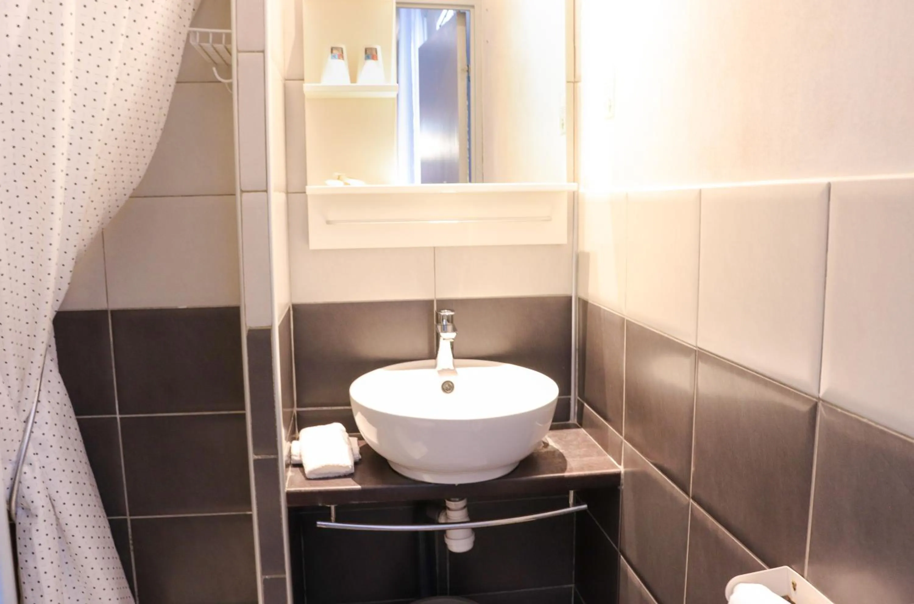 Shower in Hotel Abelia