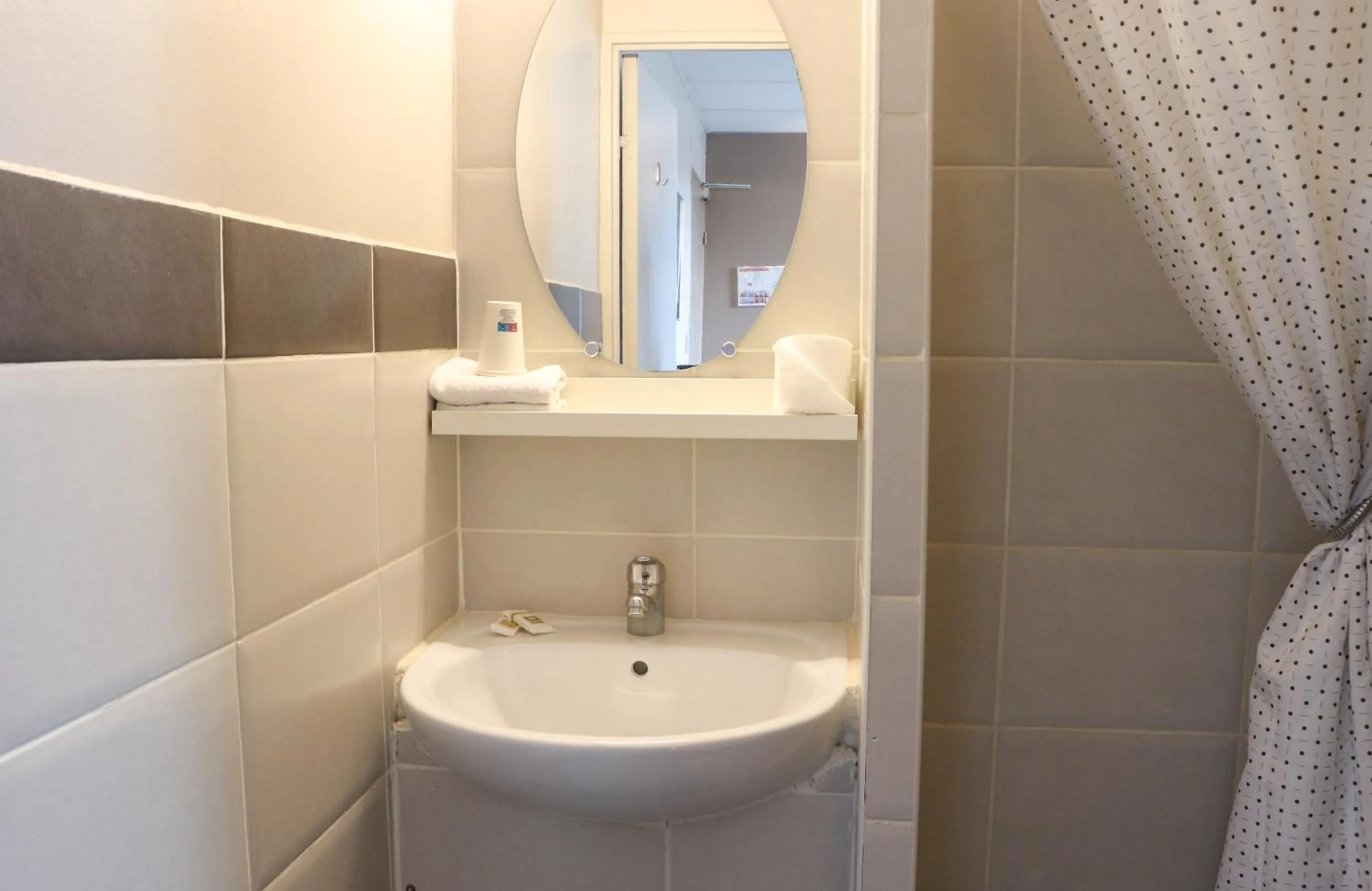 Shower in Hotel Abelia